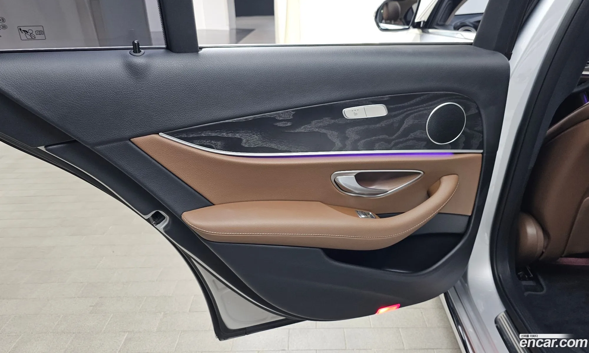 Mercedes-Benz E-Class W213 2016 WDDZF4KB5HA084100 — 24
