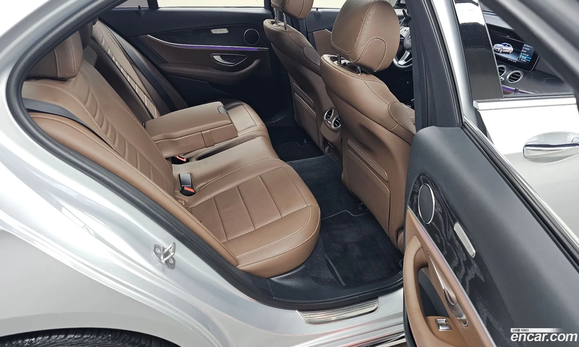 Mercedes-Benz E-Class W213 2016 WDDZF4KB5HA084100 — 3