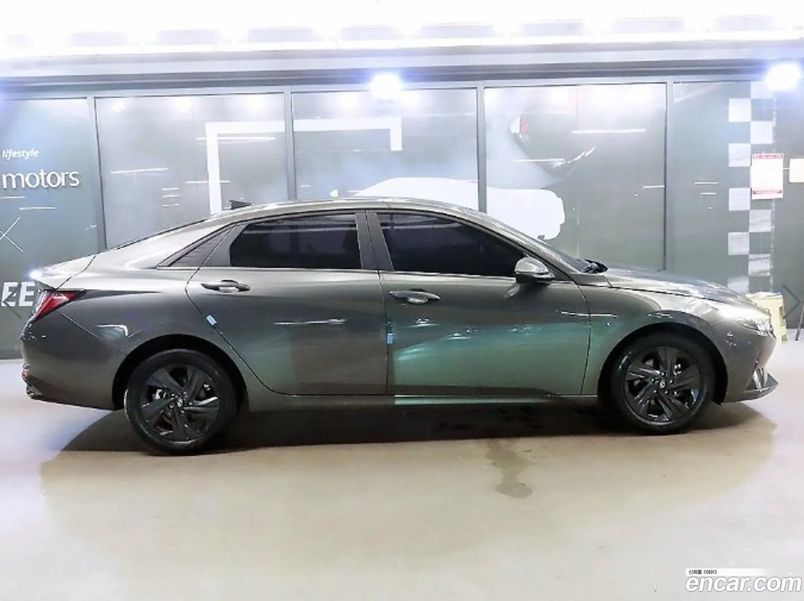 Hyundai Elantra 2021 — 2