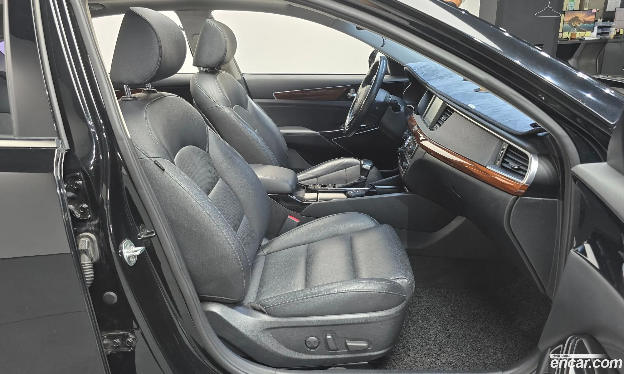 Kia K7 2016 — 18