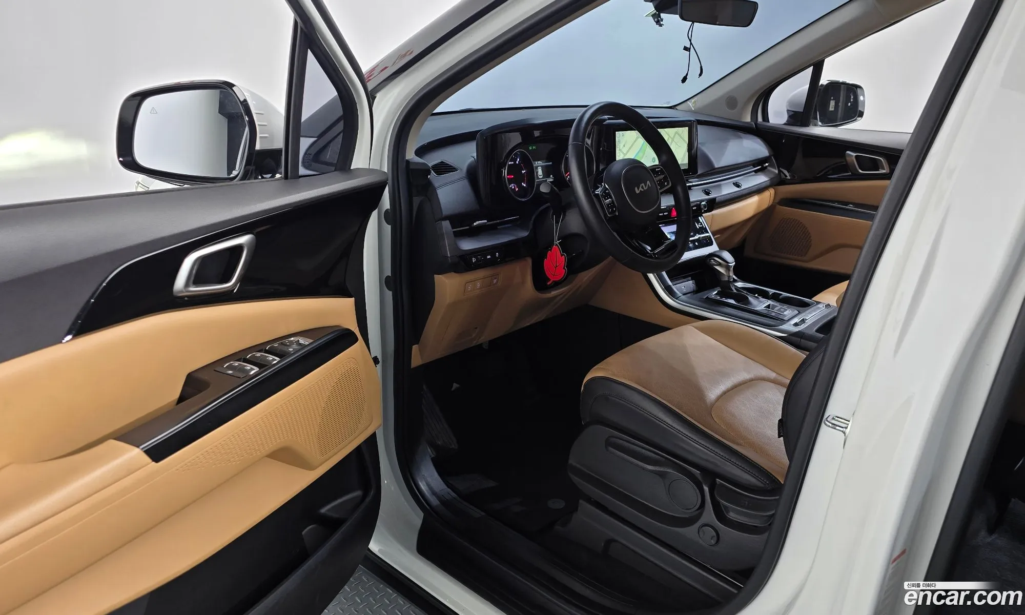 Kia Carnival 2022 KNANB81BBPS256620 — 5
