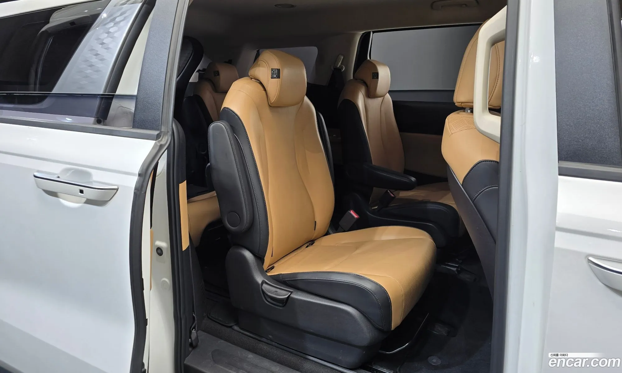 Kia Carnival 2022 KNANB81BBPS256620 — 13