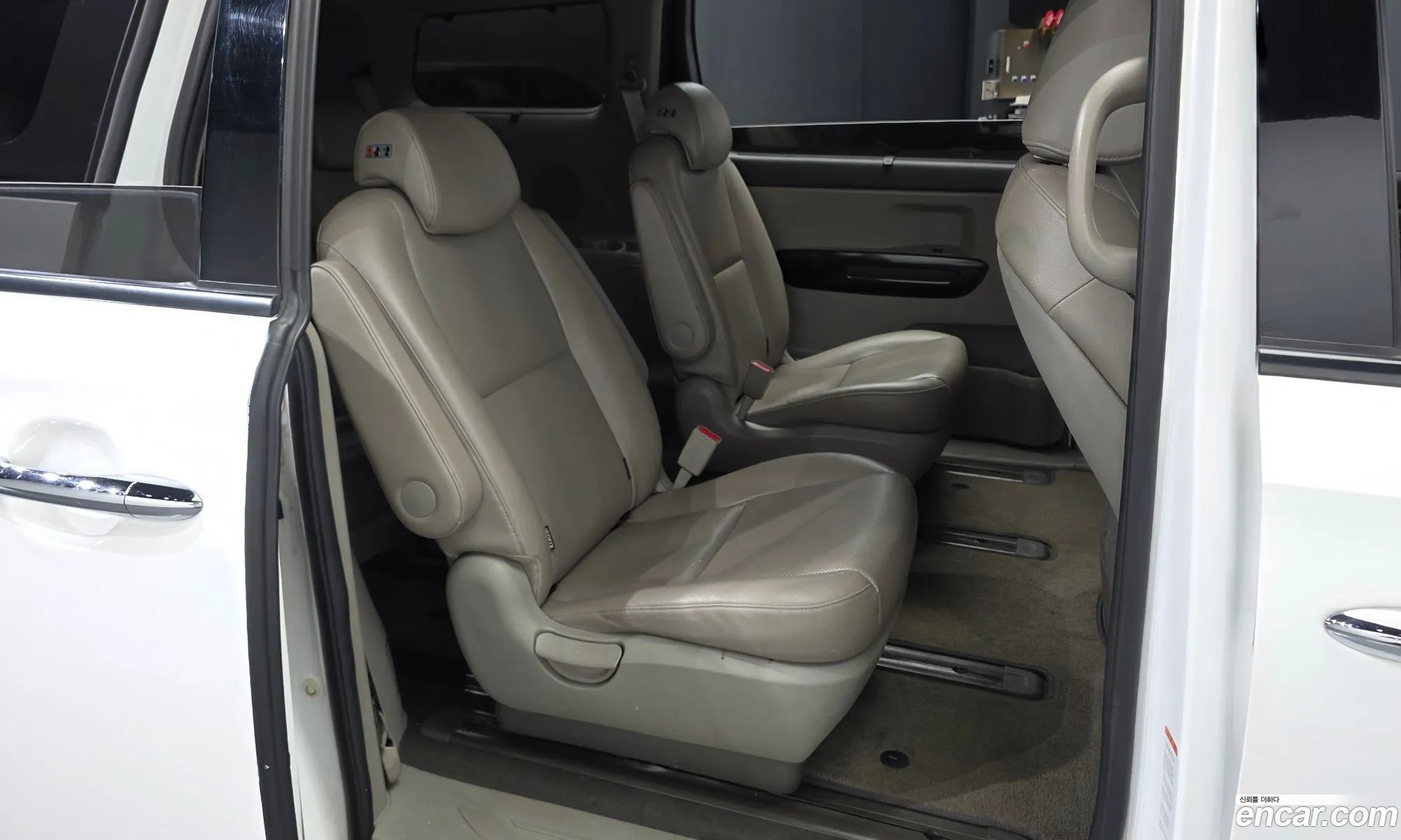 Kia Carnival 2017 — 16