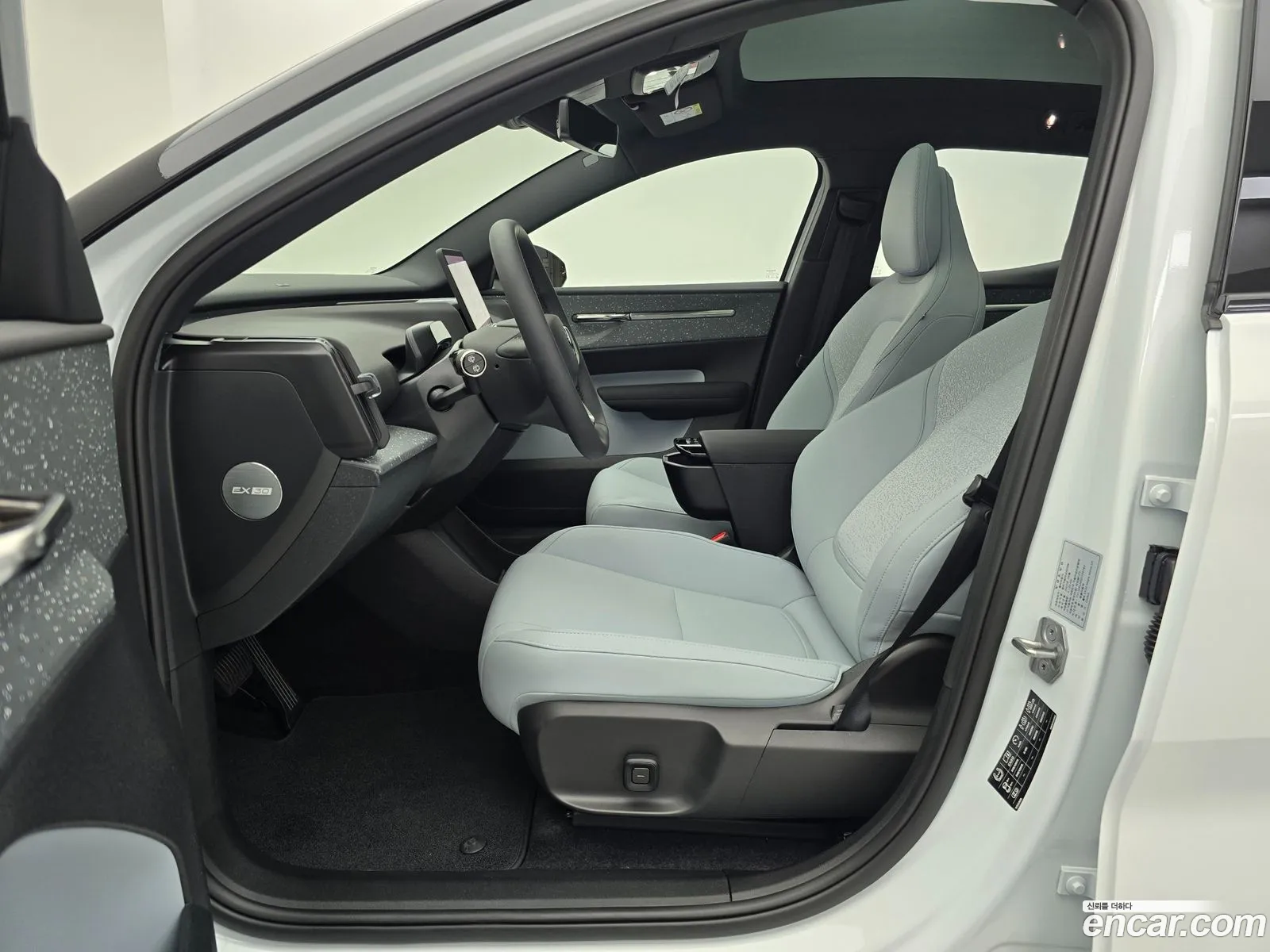 Volvo EX30 2025 — 19