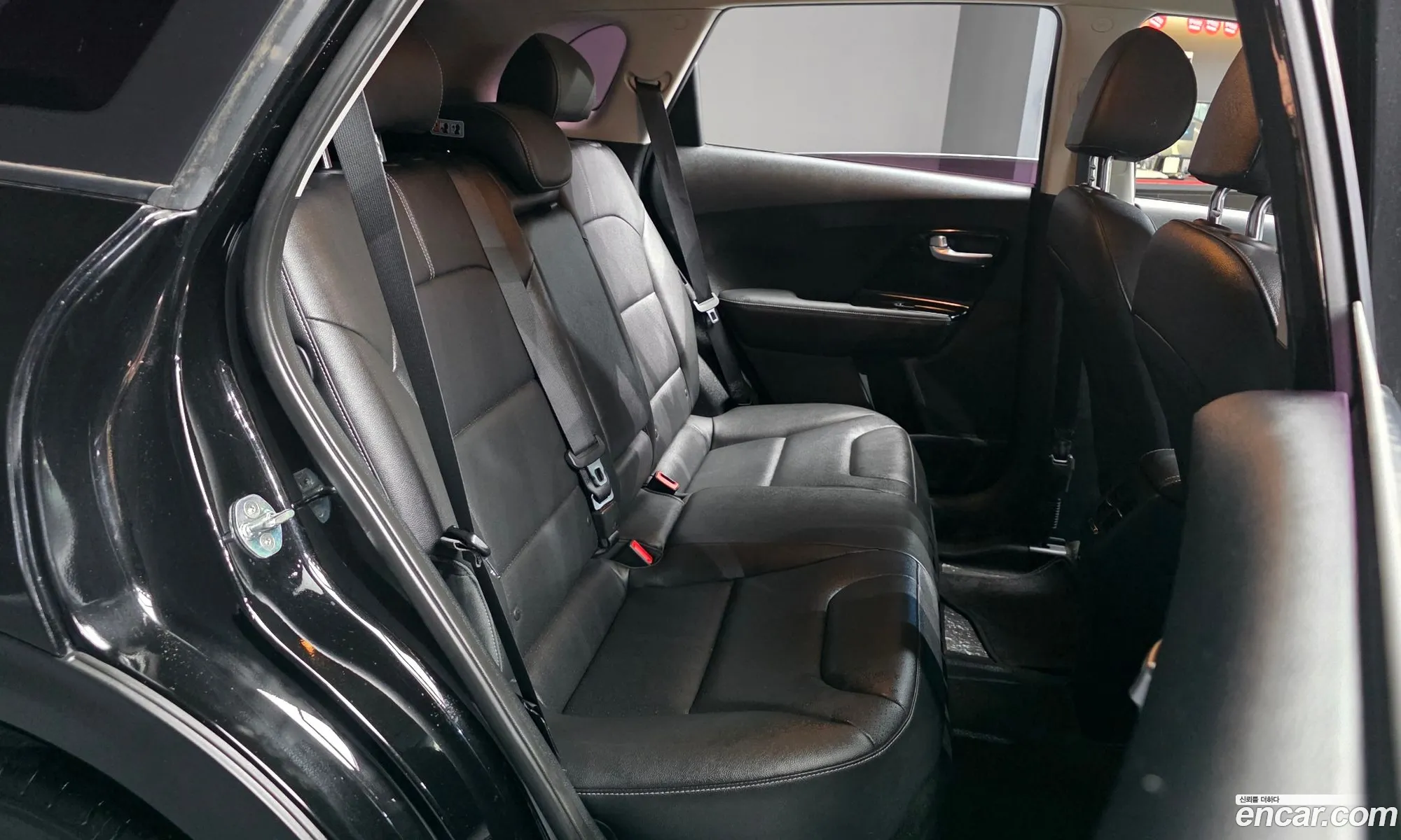 Kia Niro 2018 KNACB81CGJA245487 — 8