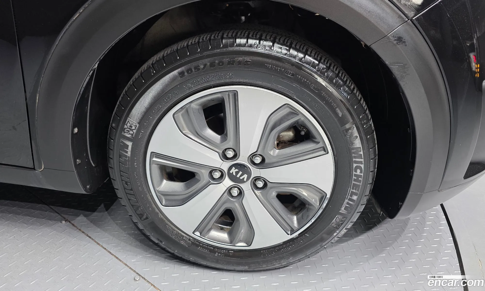 Kia Niro 2018 KNACB81CGJA245487 — 6
