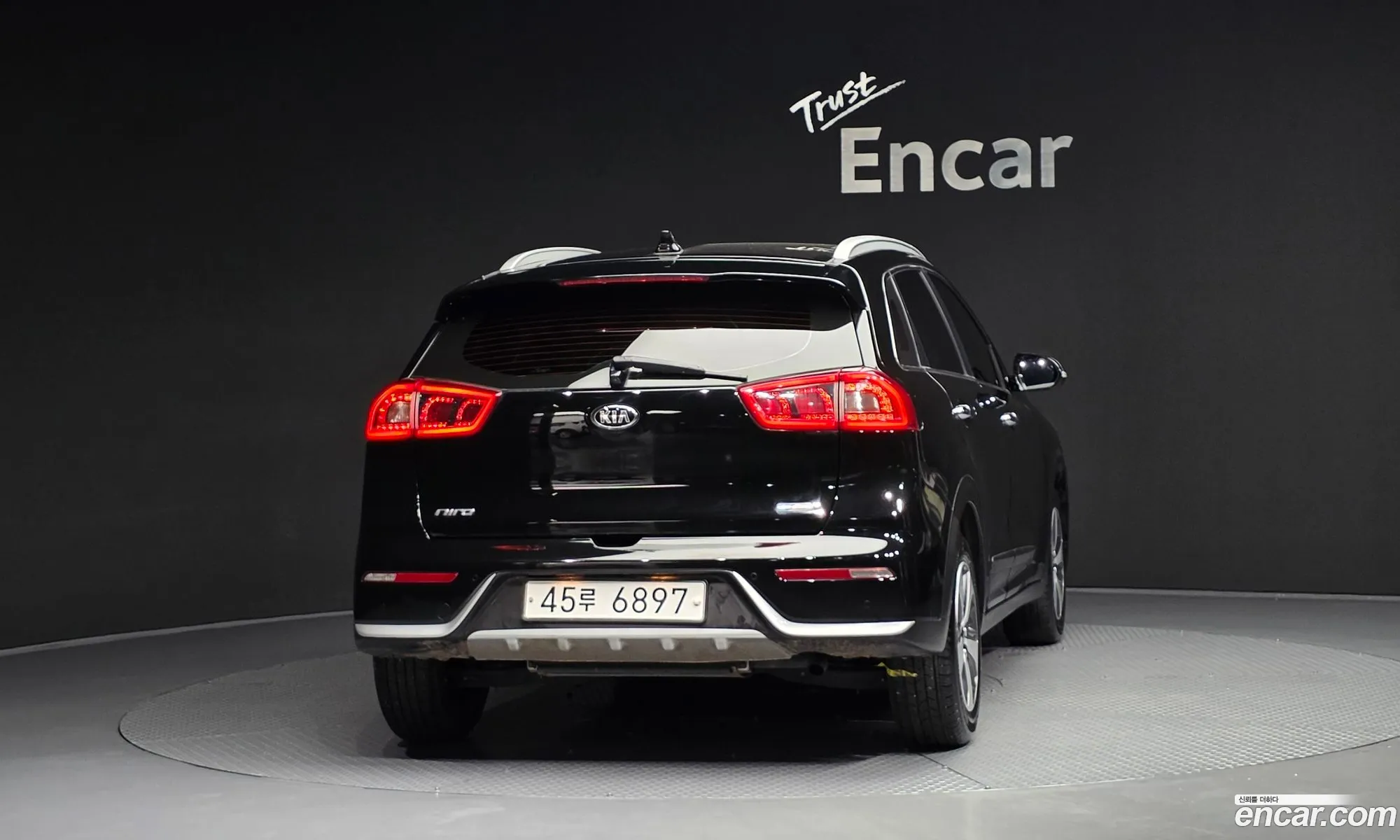 Kia Niro 2018 KNACB81CGJA245487 — 17