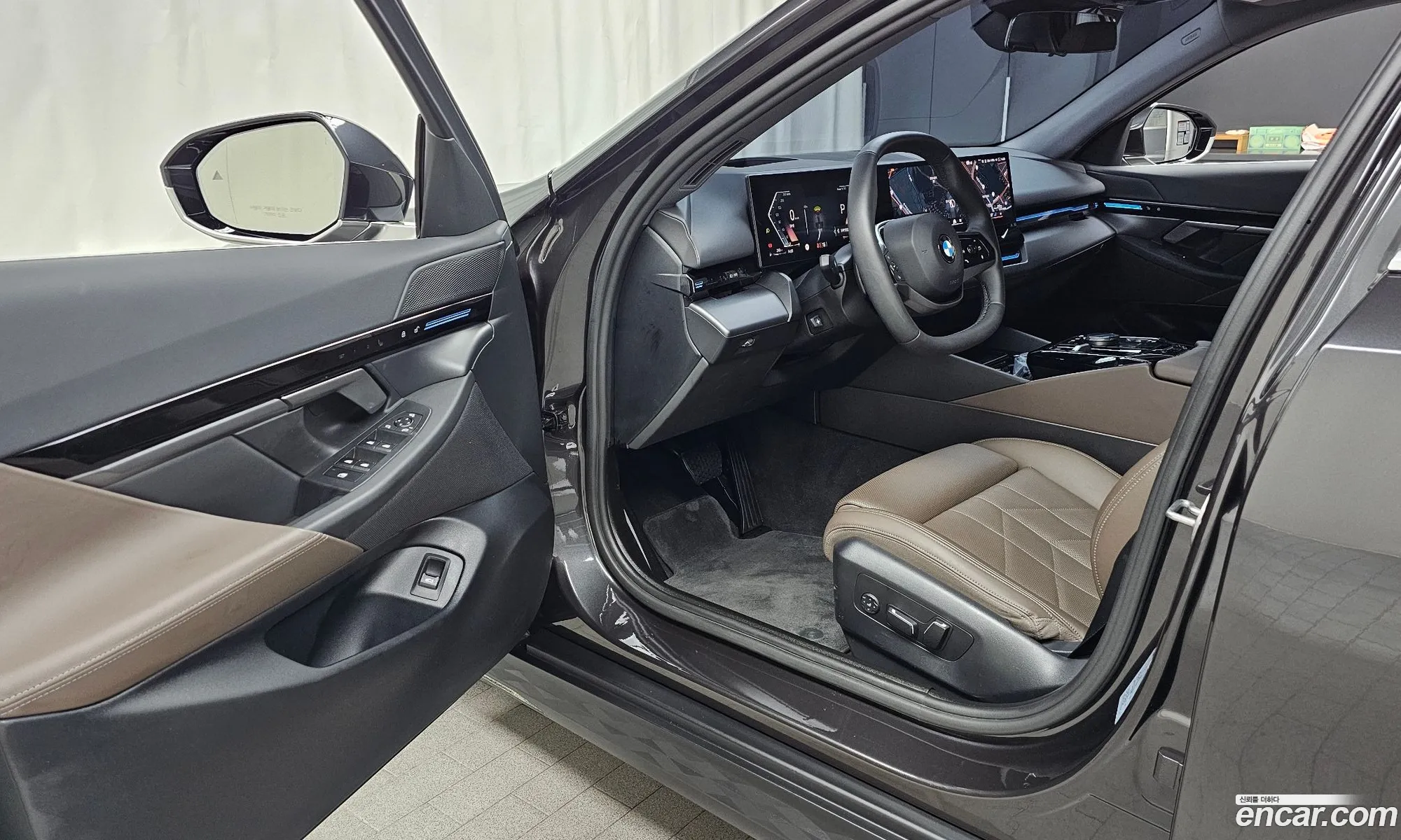 BMW 5 Series 2023 WBA21FJ0XRCP91900 — 21