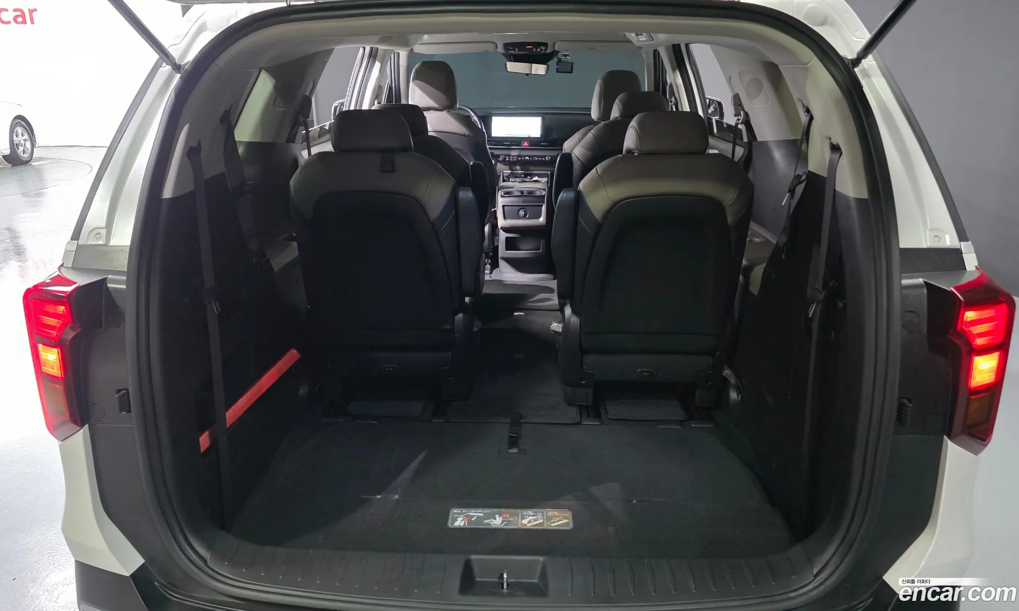 Kia Carnival 2024 — 18