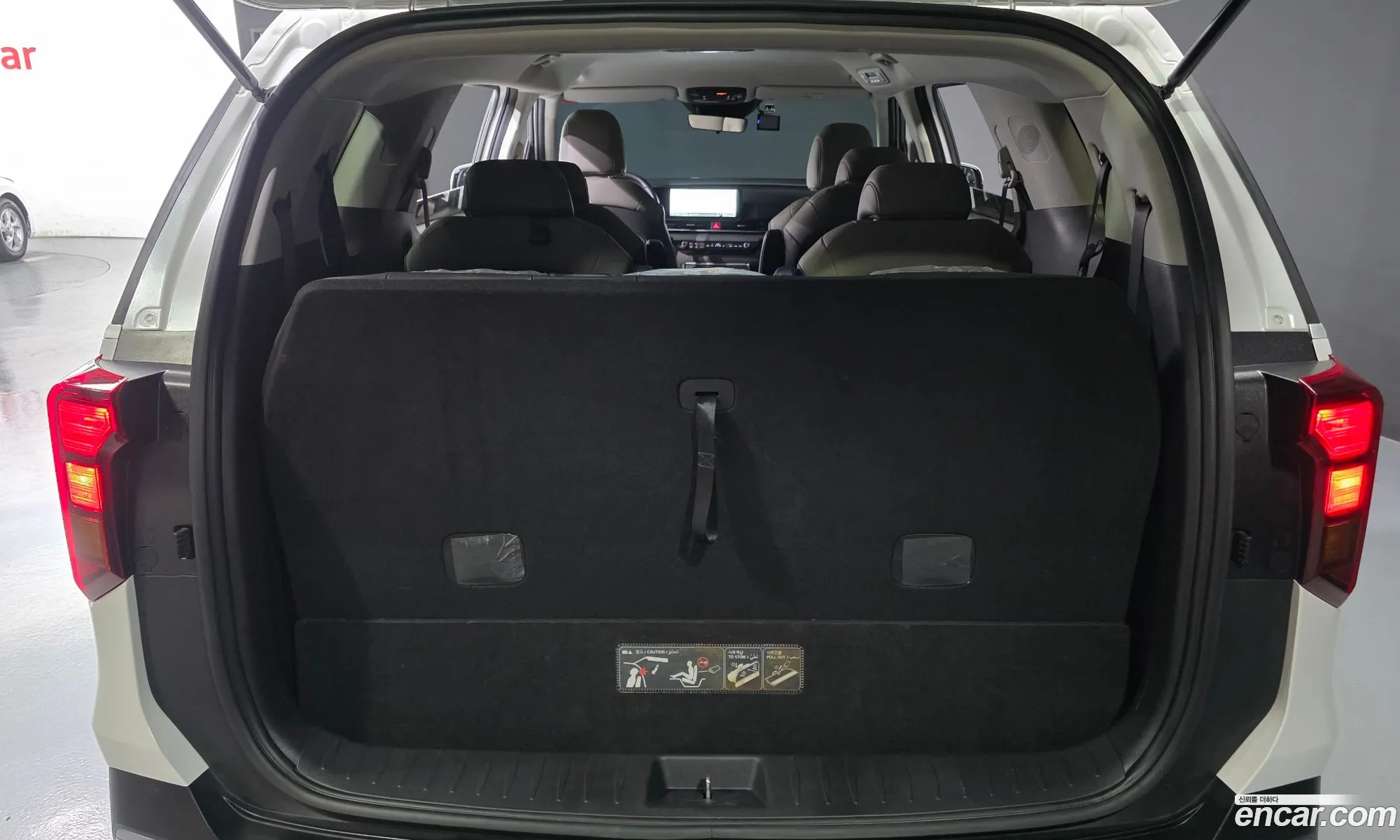 Kia Carnival 2024 — 24