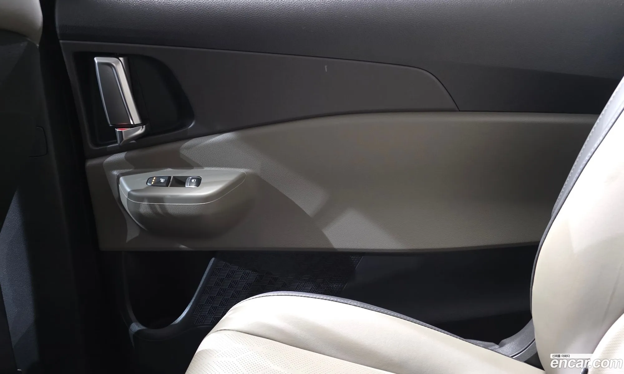 Kia Carnival 2024 — 28