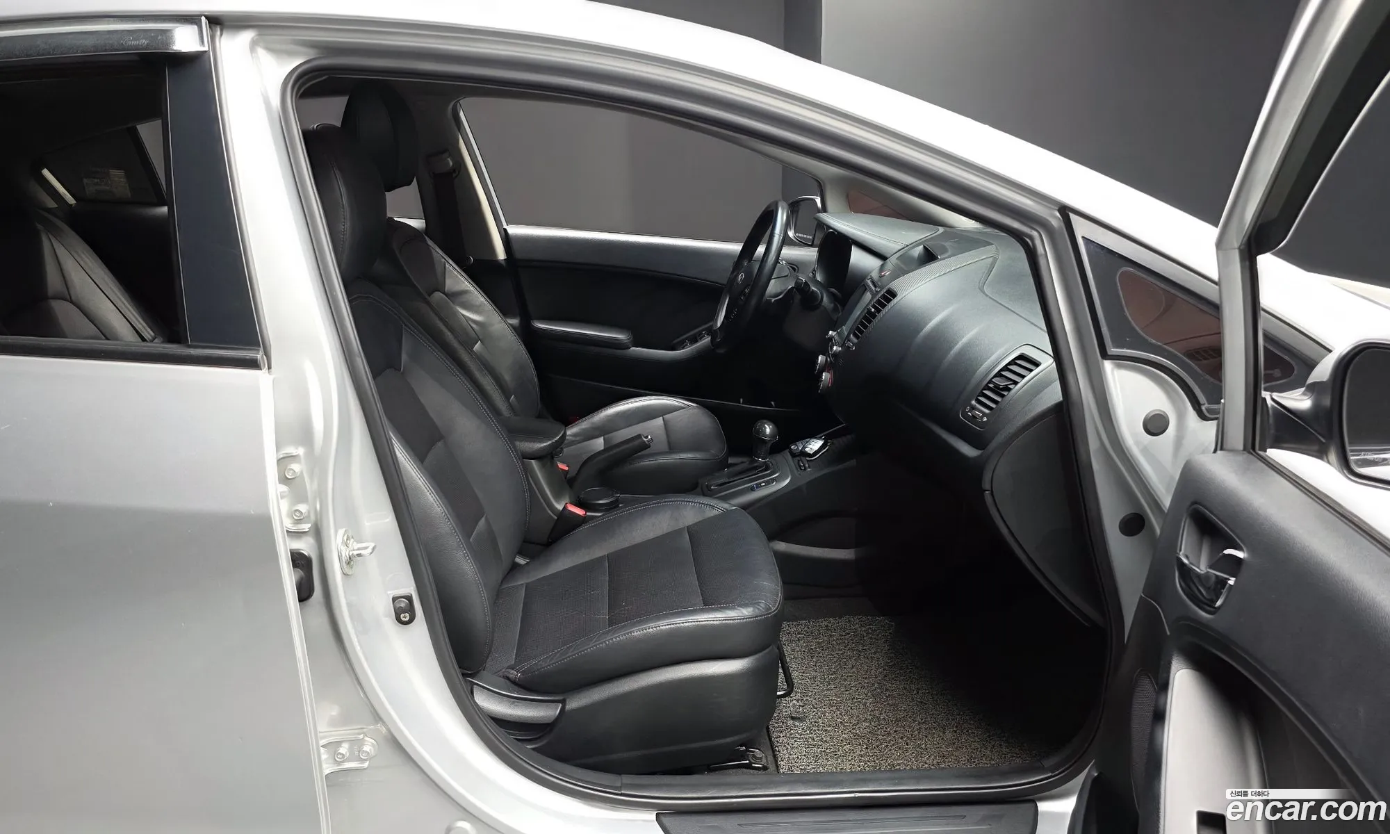 Kia K3 2013 KNAFZ412BDA090380 — 17