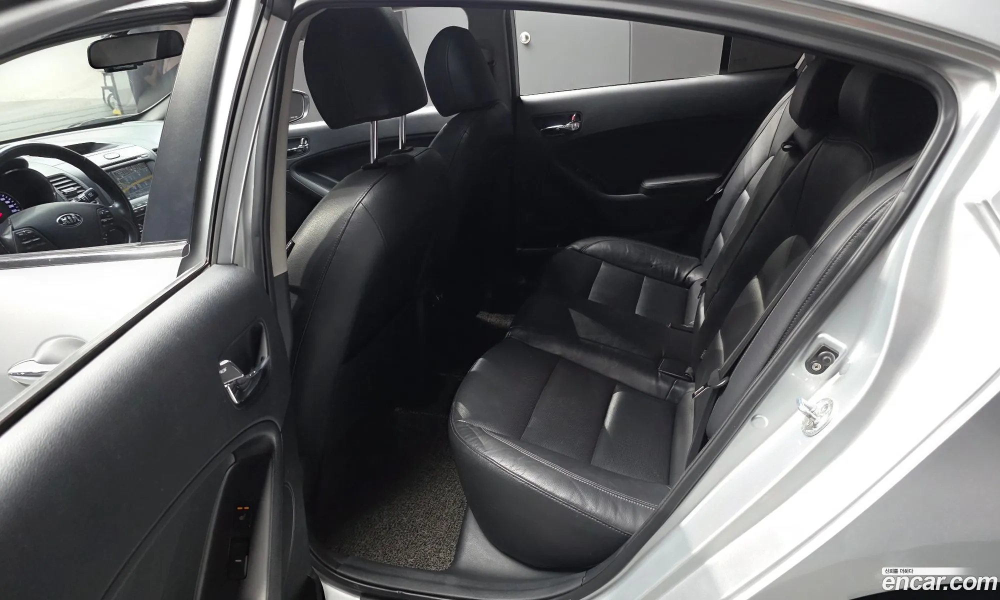 Kia K3 2013 KNAFZ412BDA090380 — 16