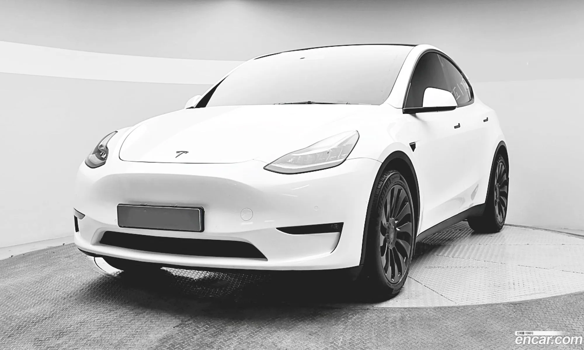 Tesla Model Y 2021 — 20