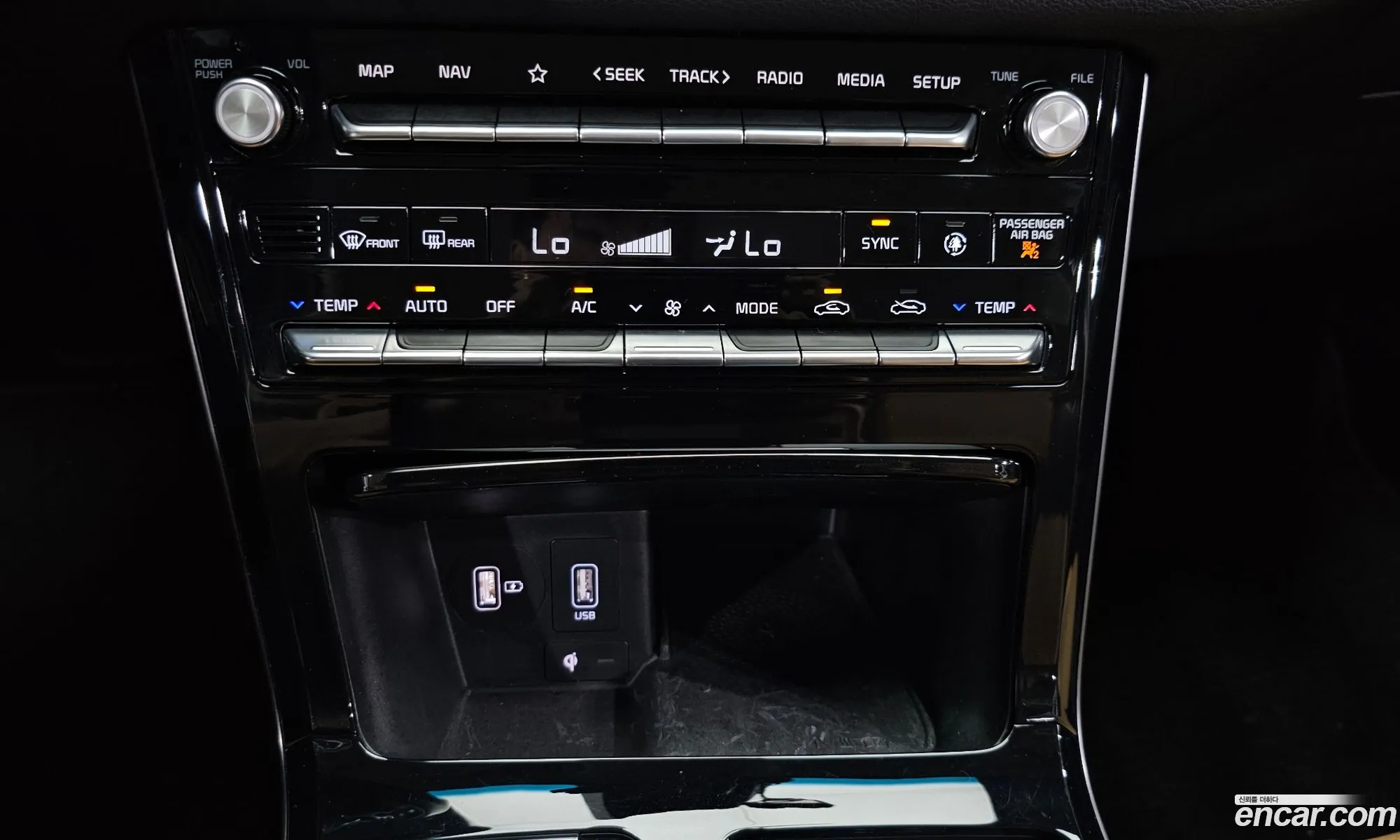 Kia K7 Premier 2019 KNALC41BBLA200146 — 18