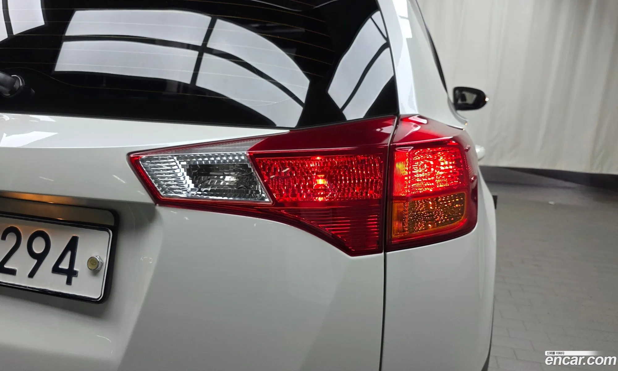Toyota RAV4 2014 JTMDFREV2ED056076 — 27