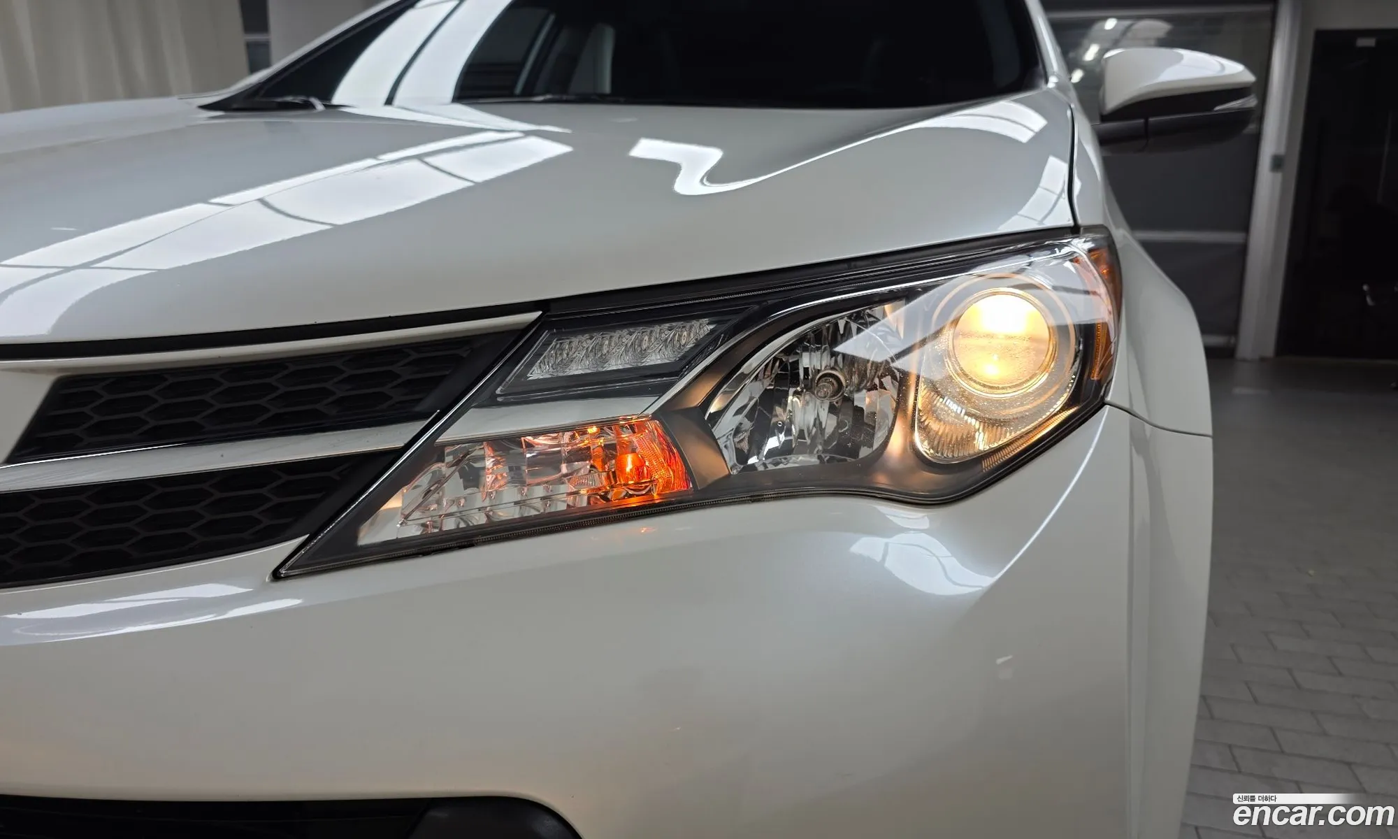 Toyota RAV4 2014 JTMDFREV2ED056076 — 29