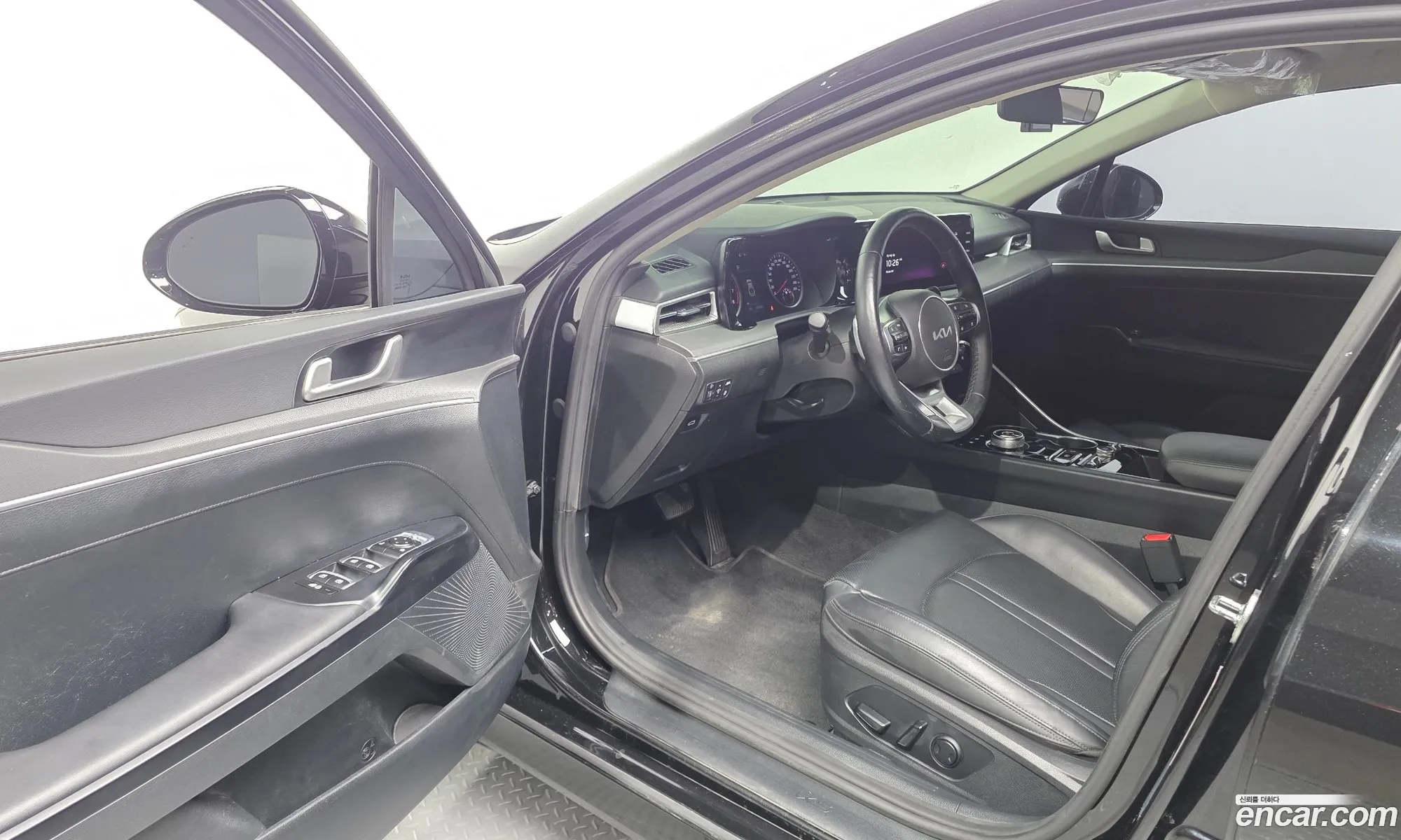 Kia K5 2023 KNAG741BBPA246466 — 4