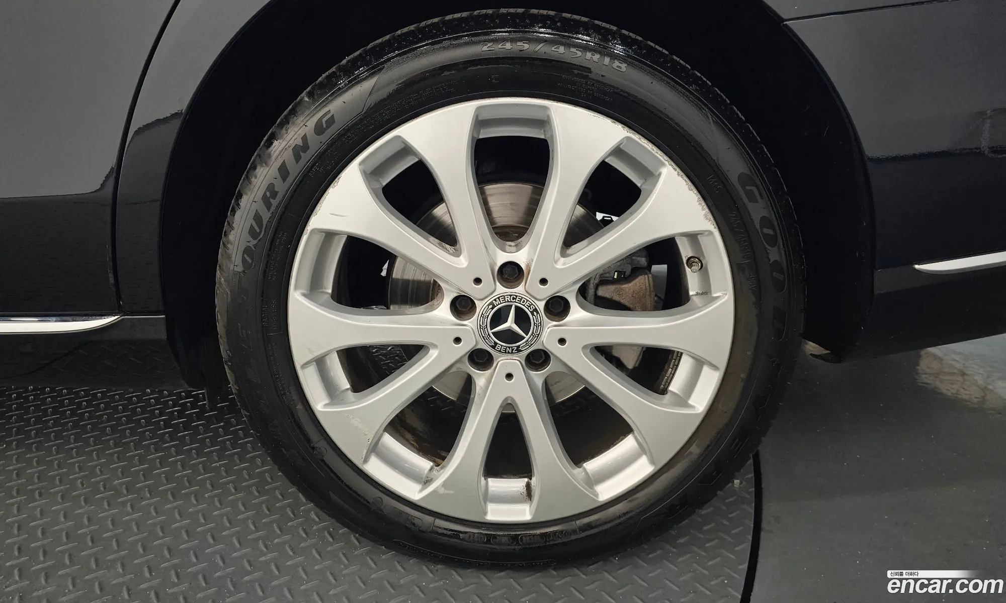 Mercedes-Benz E-Class W213 2019 WDDZF0EB7KA696603 — 26