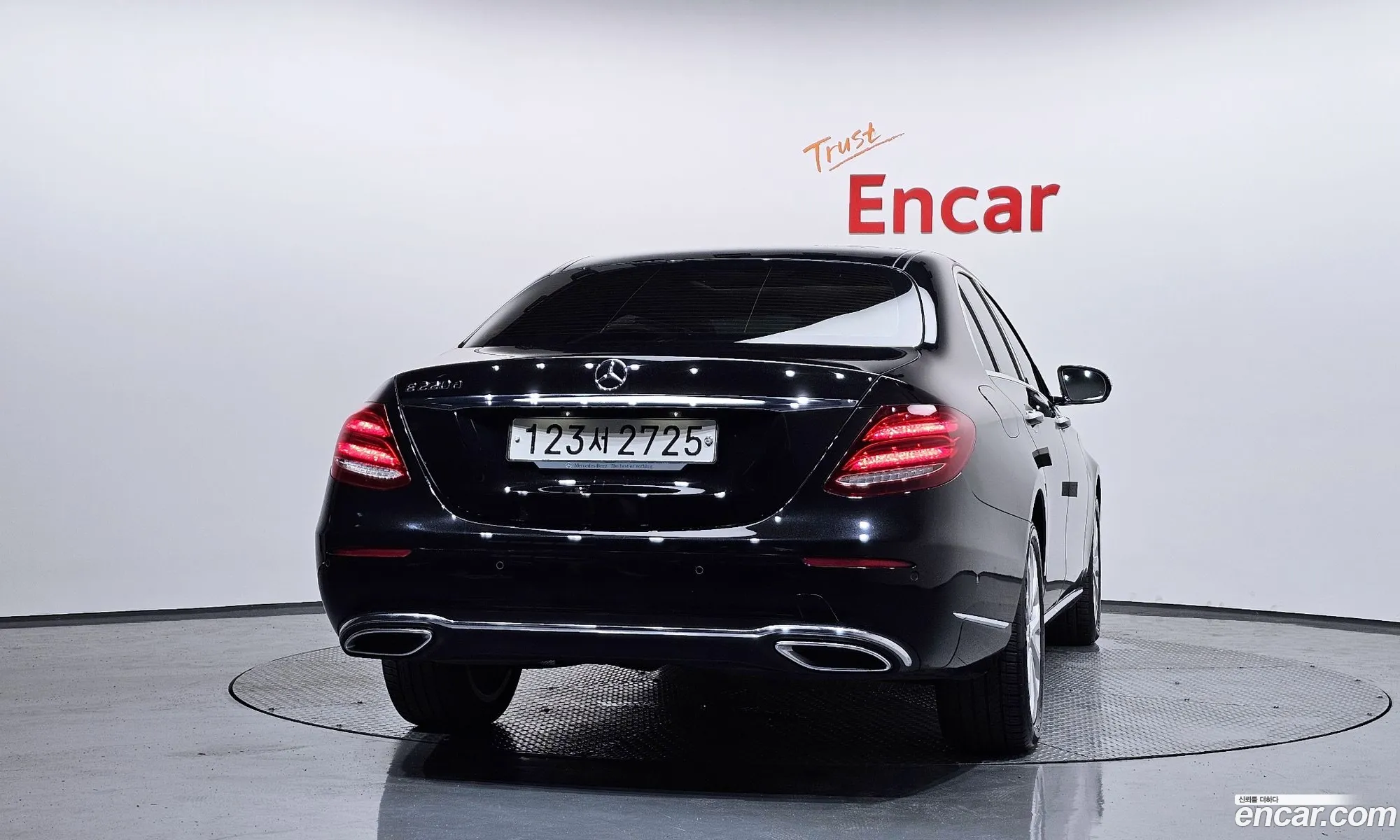 Mercedes-Benz E-Class W213 2019 WDDZF0EB7KA696603 — 32