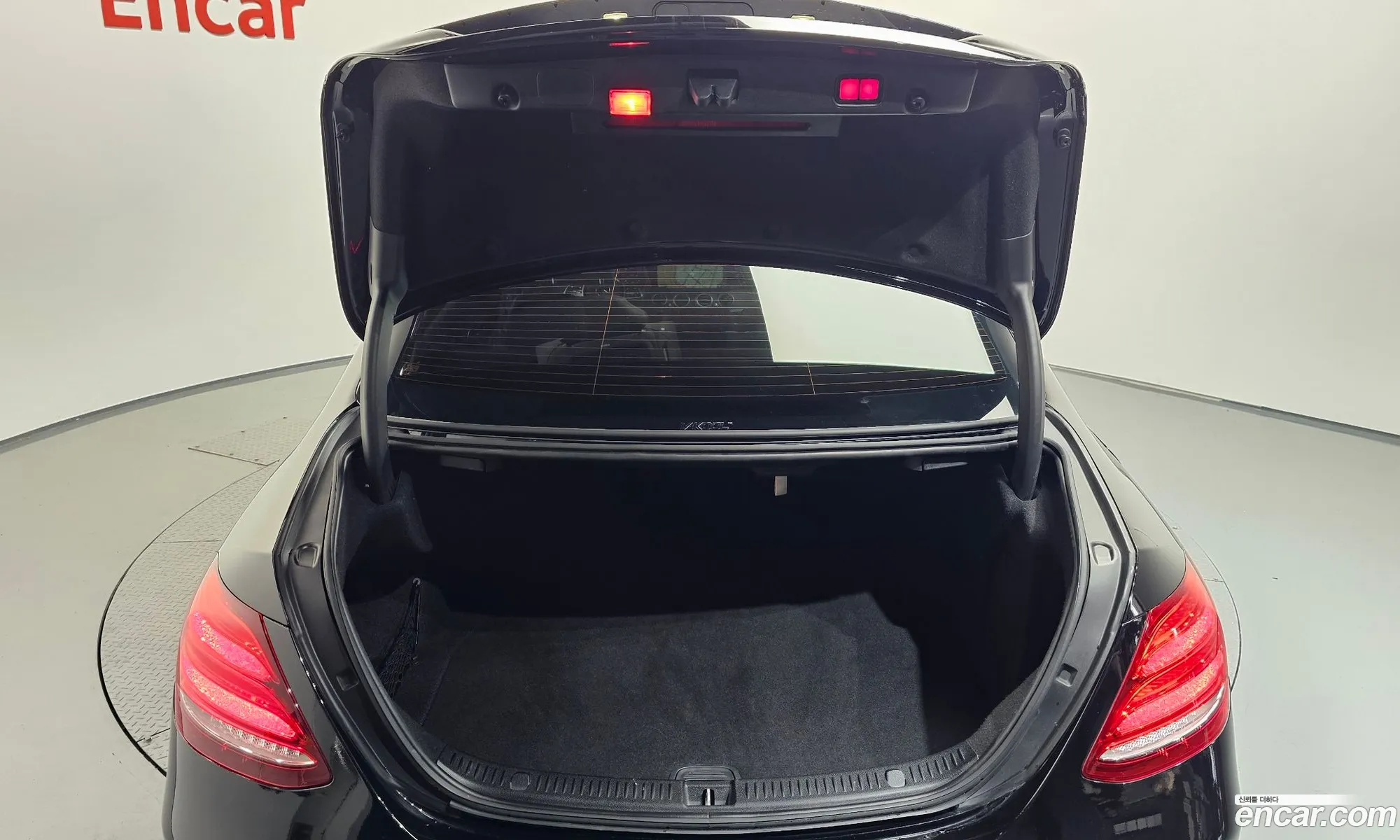 Mercedes-Benz E-Class W213 2019 WDDZF0EB7KA696603 — 13