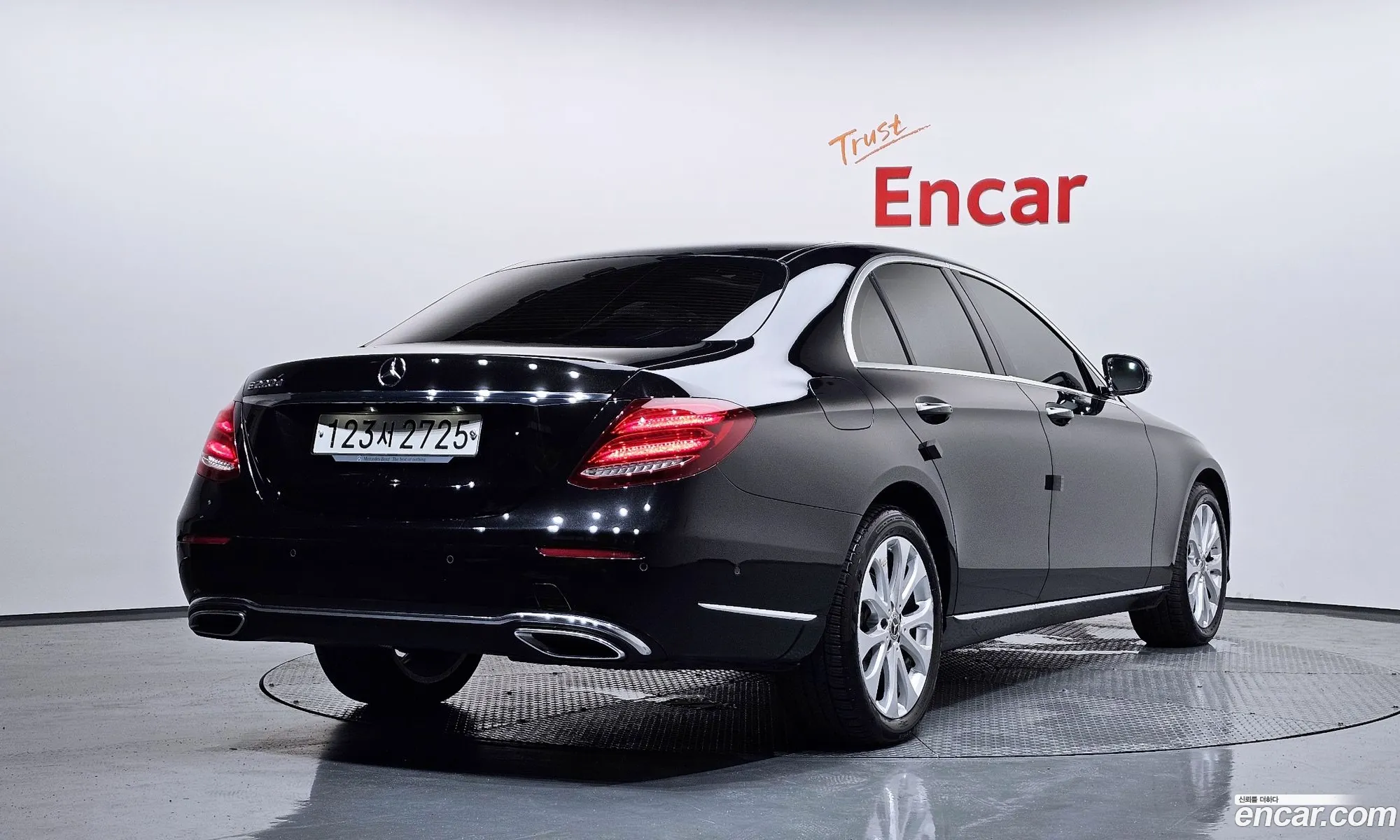 Mercedes-Benz E-Class W213 2019 WDDZF0EB7KA696603 — 29