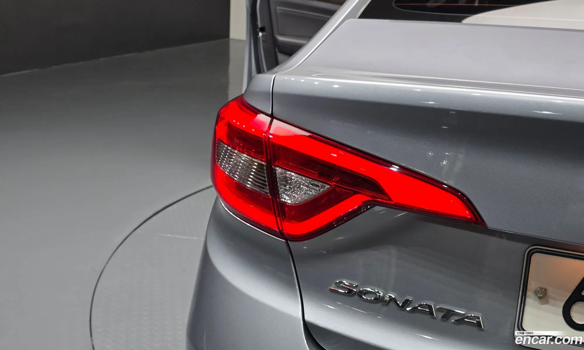 Hyundai LF Sonata 2014 — 12