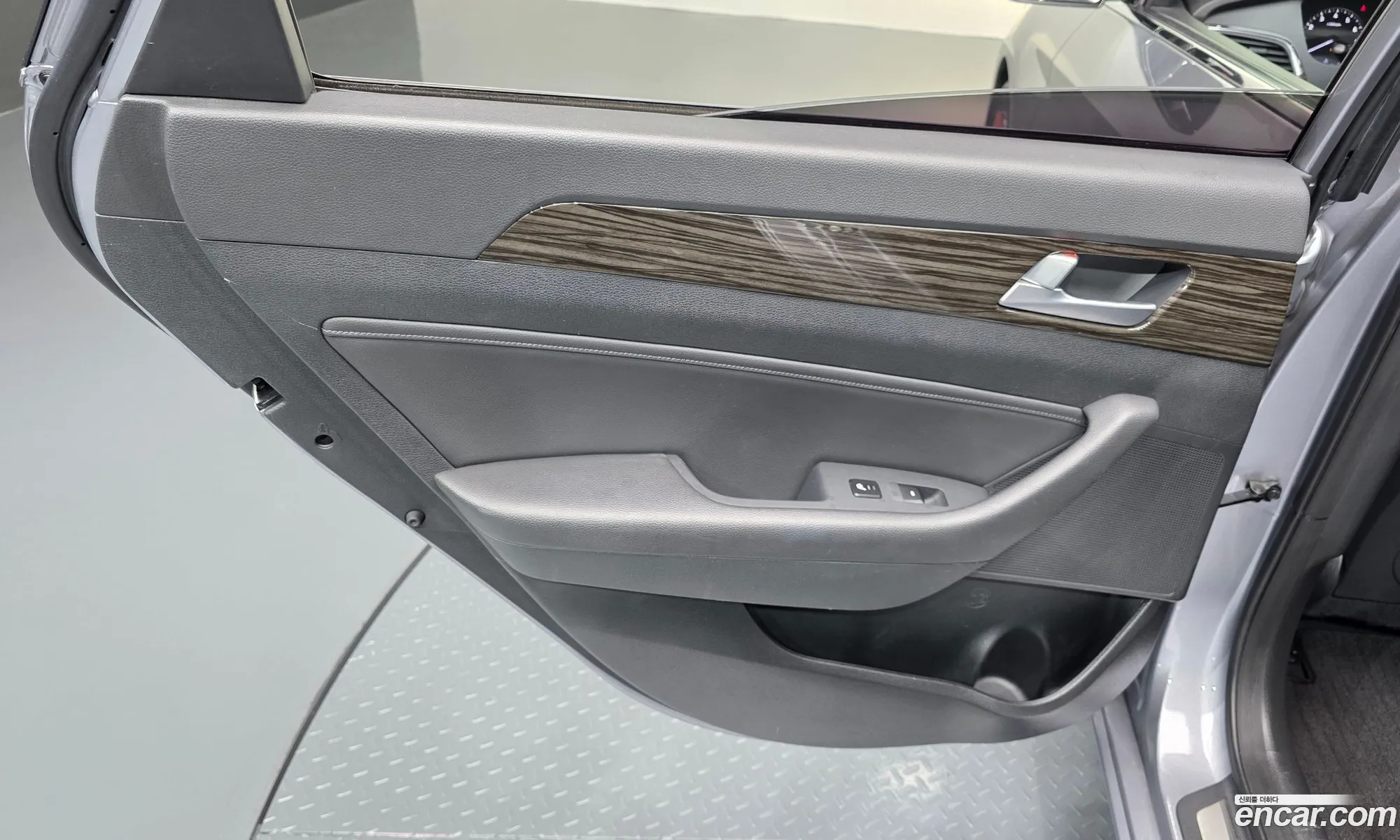 Hyundai LF Sonata 2014 — 21