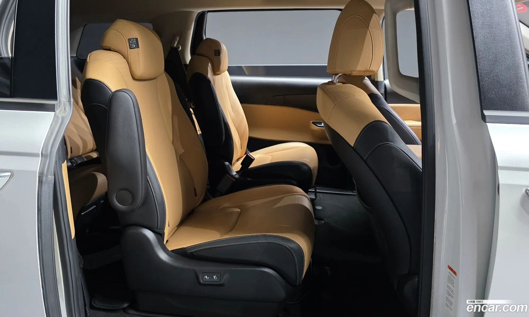 Kia Carnival 2021 — 9