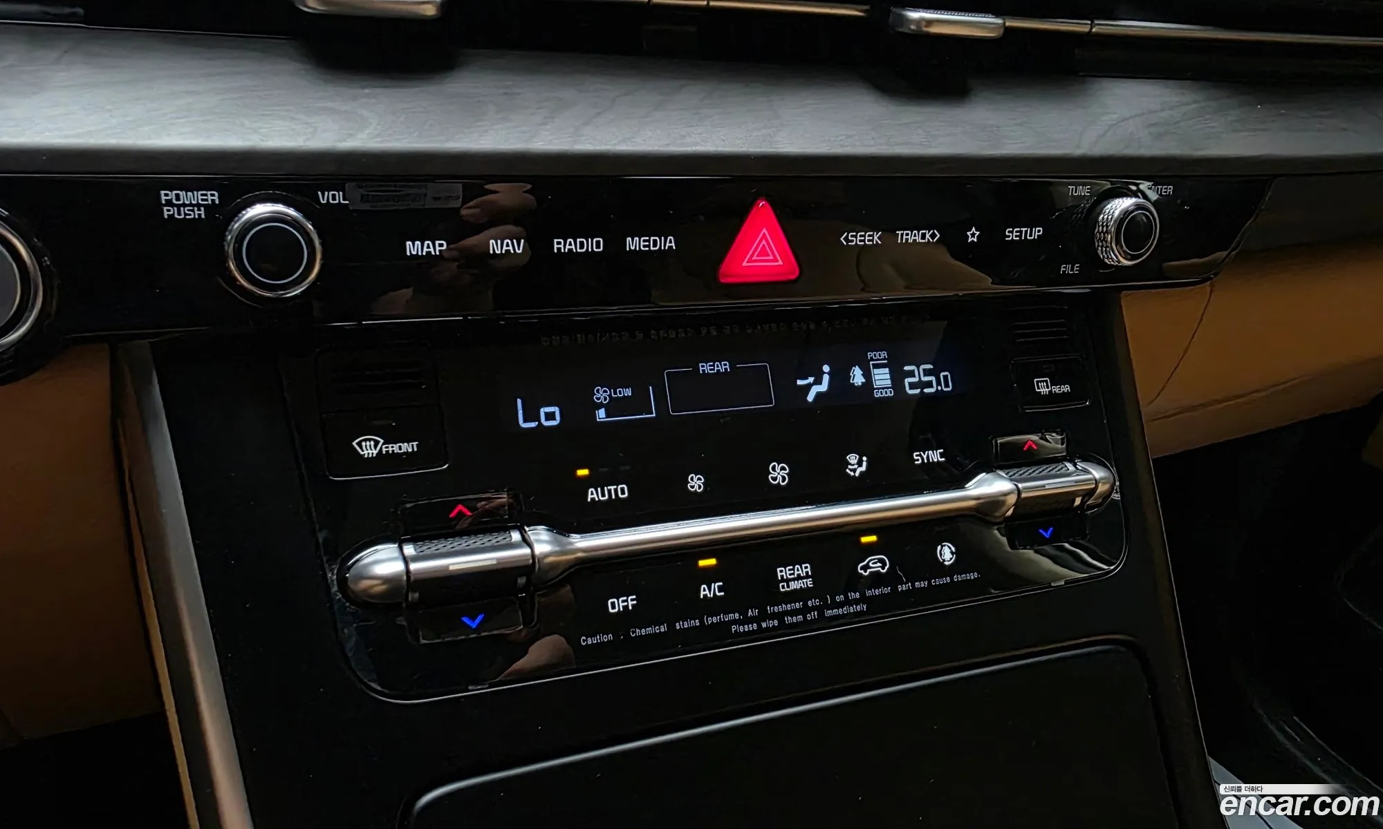 Kia Carnival 2021 — 3