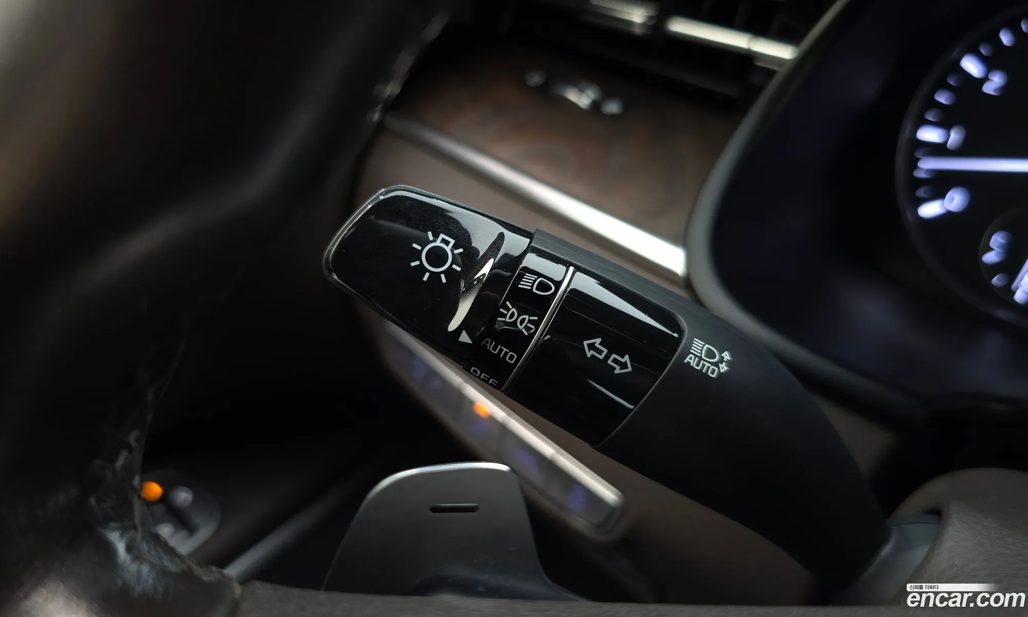 Kia The K9 2018 KNAS2418DKS000944 — 9