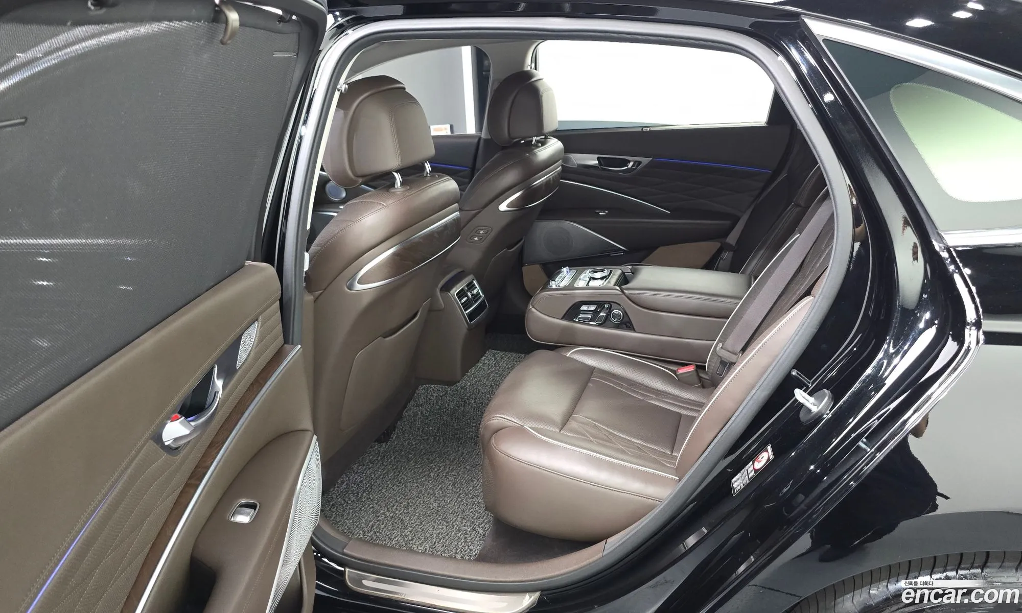 Kia The K9 2018 KNAS2418DKS000944 — 32