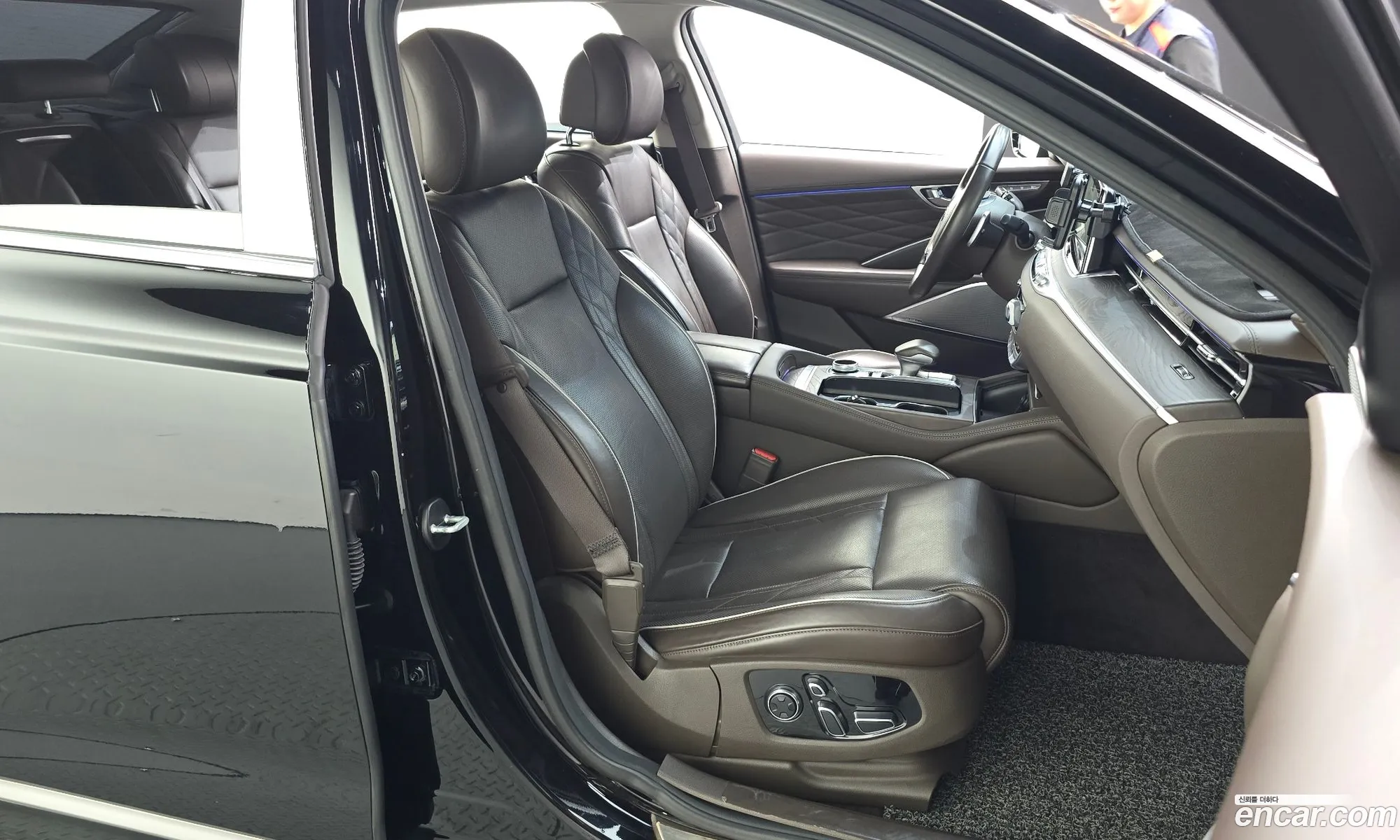 Kia The K9 2018 KNAS2418DKS000944 — 21
