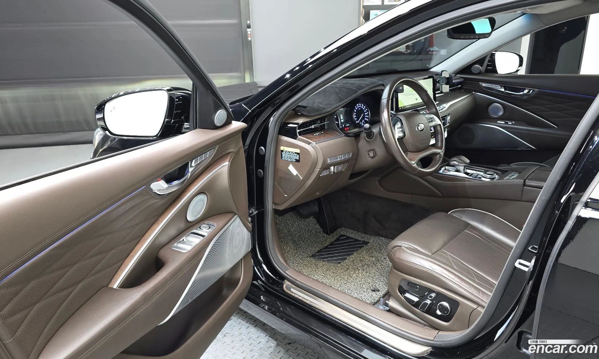 Kia The K9 2018 KNAS2418DKS000944 — 18