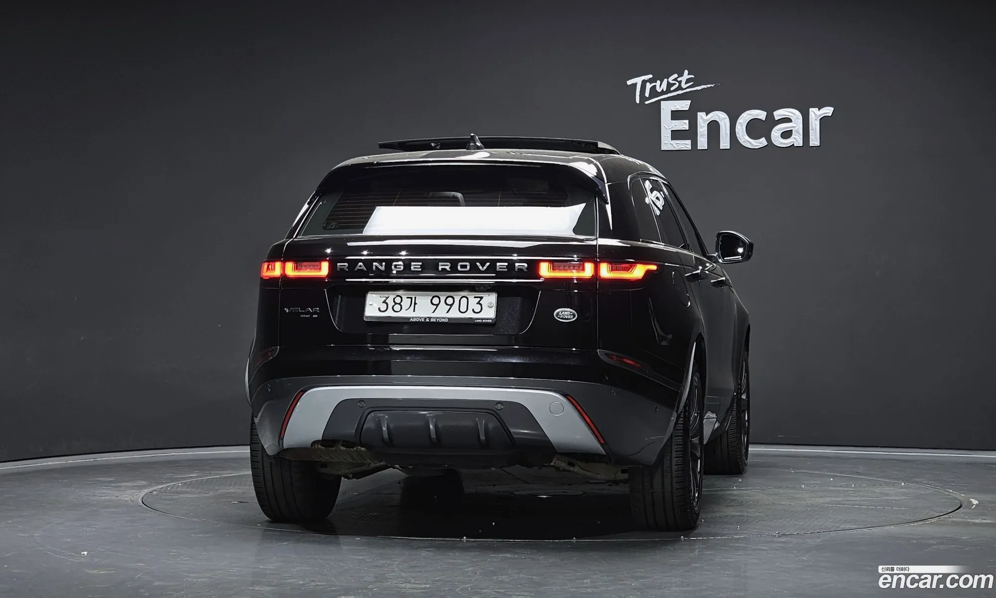 Land Rover Range Rover Velar 2017 — 12
