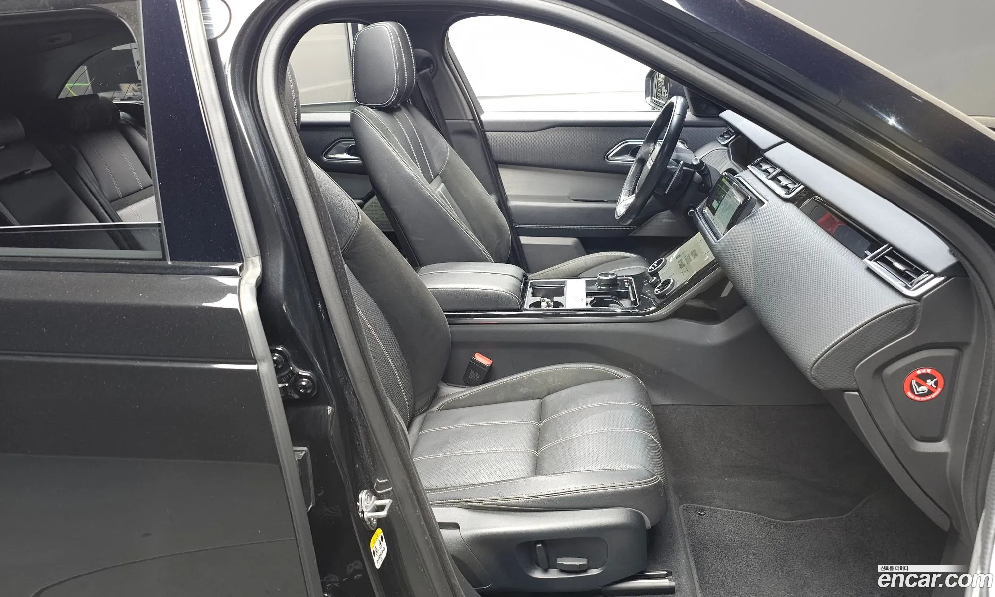 Land Rover Range Rover Velar 2017 — 2