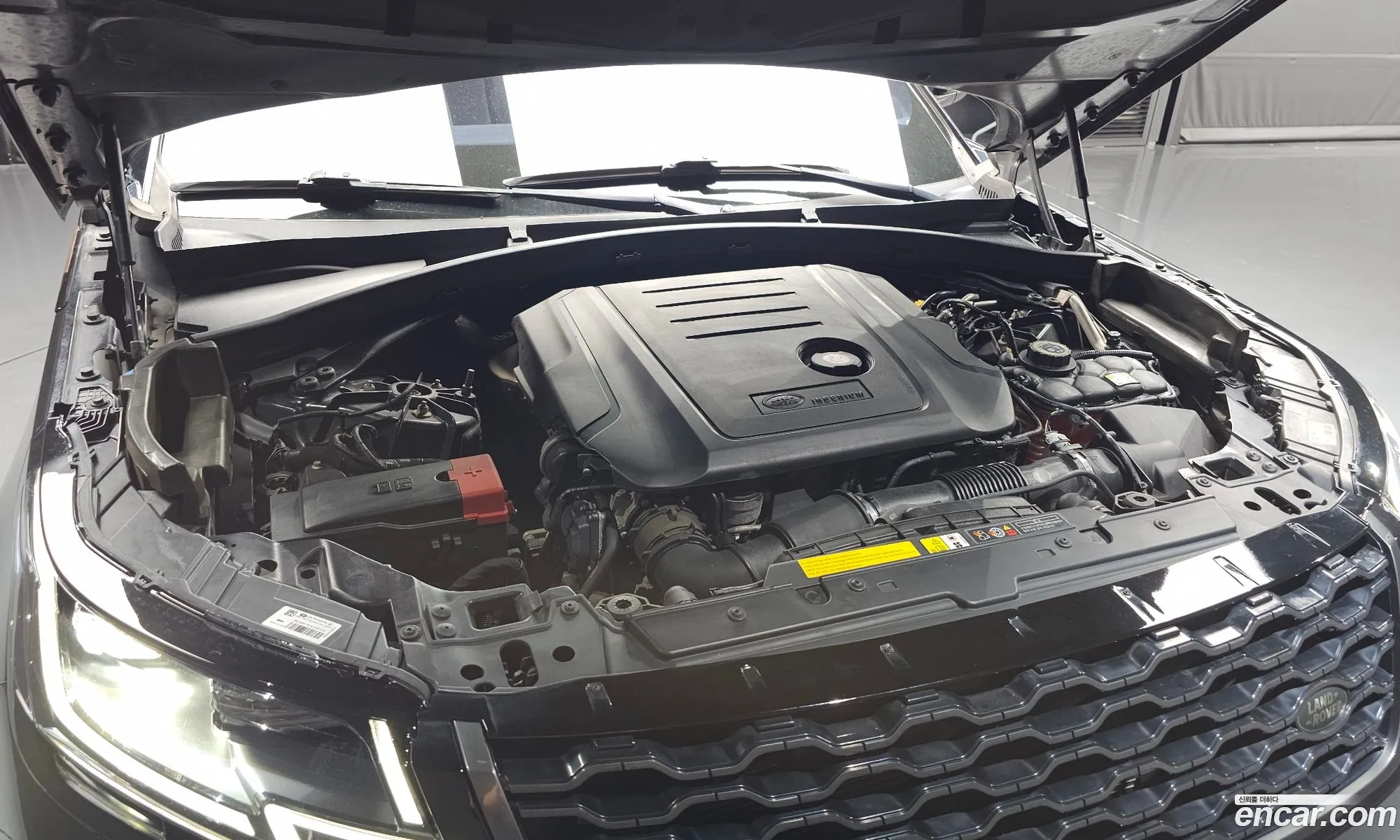 Land Rover Range Rover Velar 2017 — 14