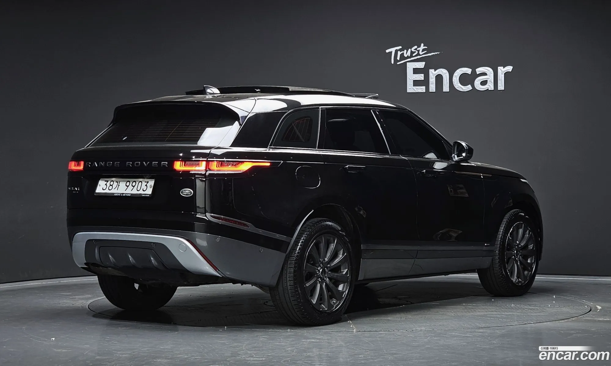 Land Rover Range Rover Velar 2017 — 18