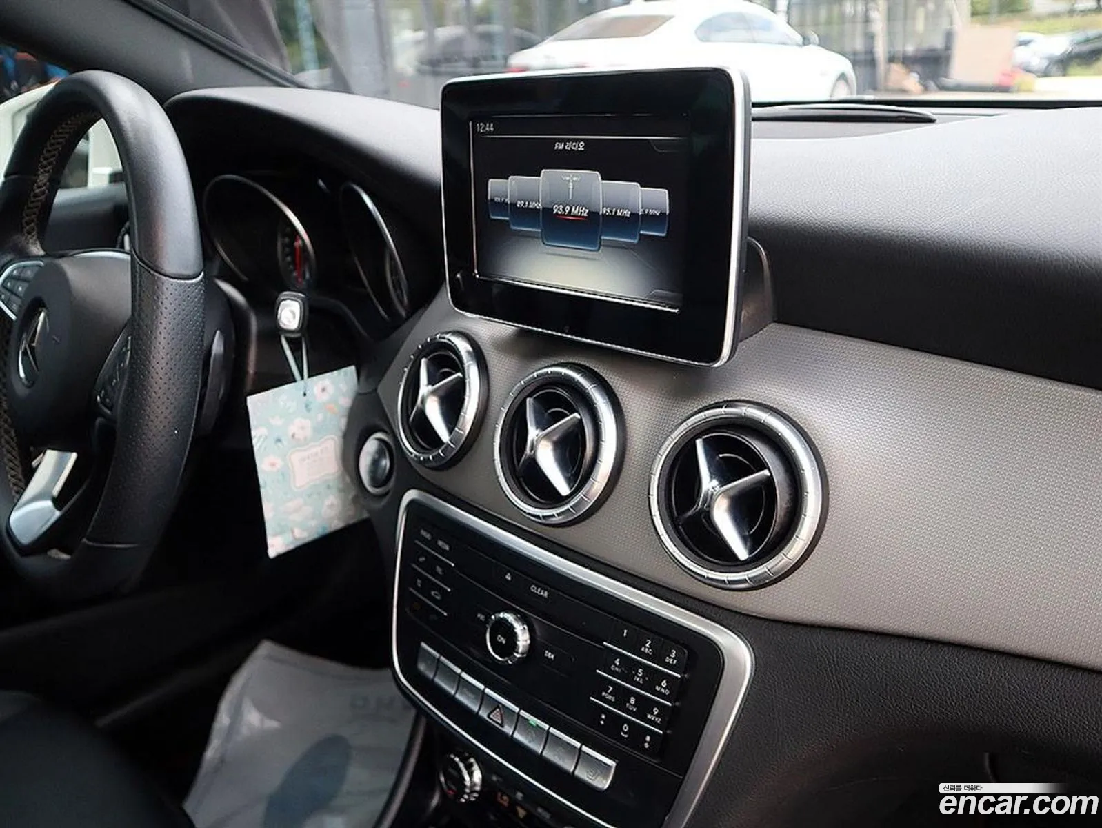 Mercedes-Benz CLA-Class C117 2017 — 12