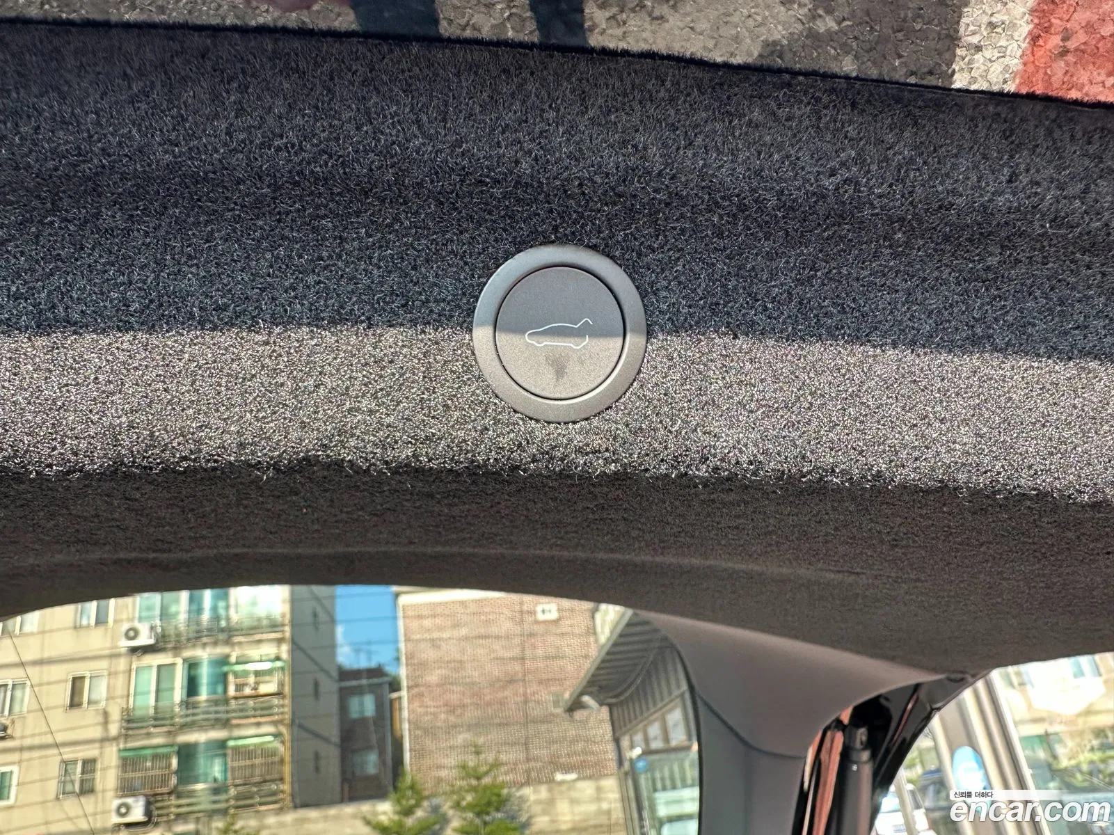 Tesla Model Y 2026 — 12