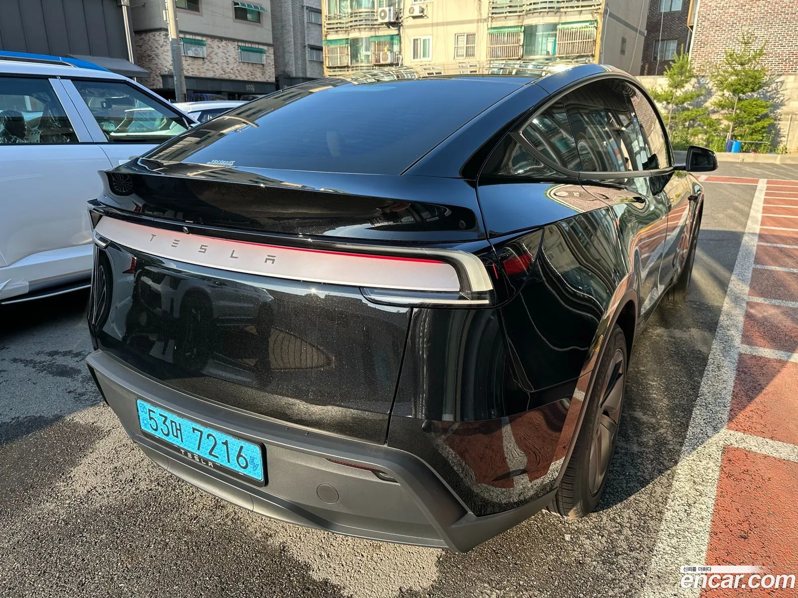 Tesla Model Y 2026 — 7