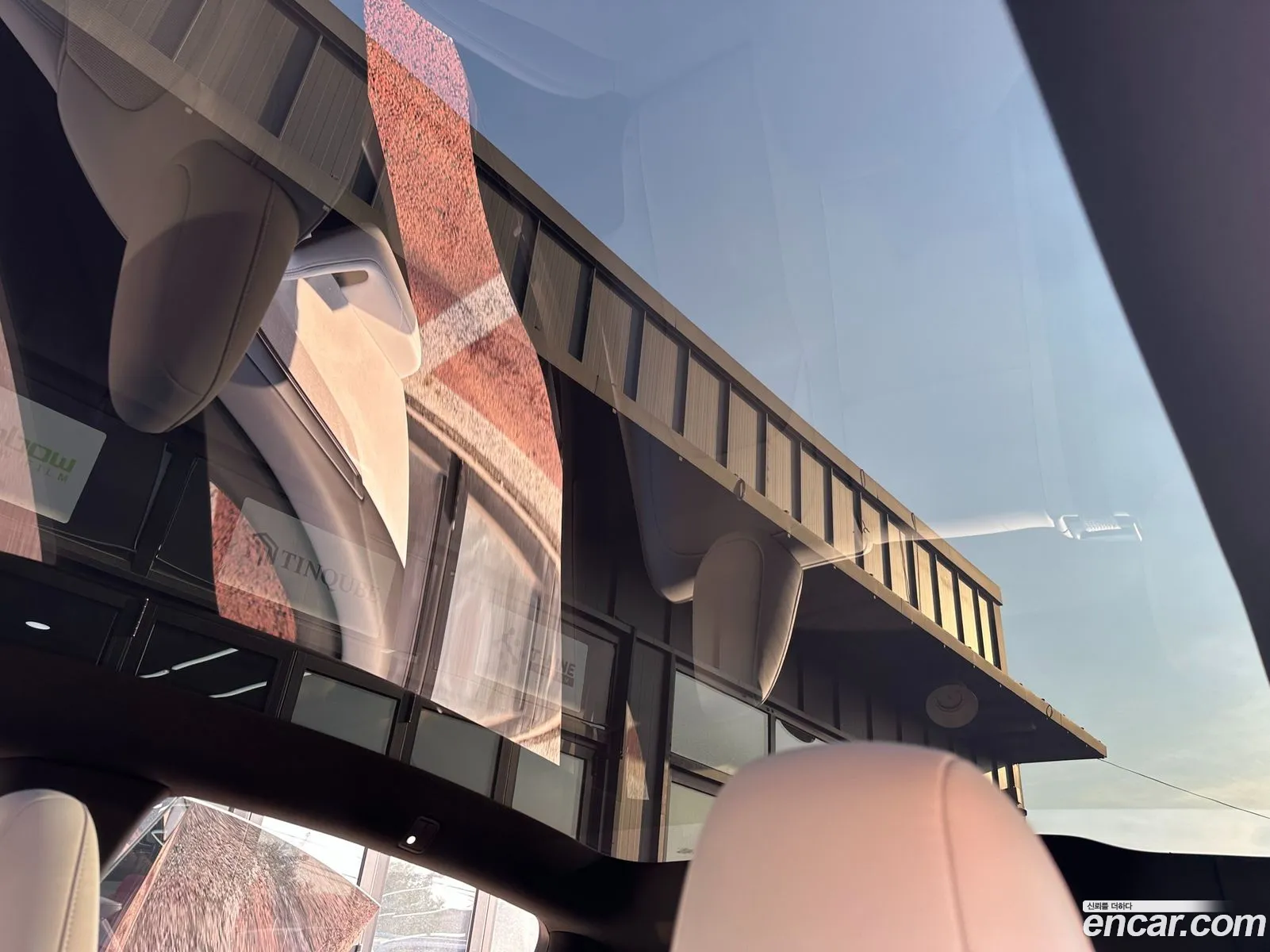 Tesla Model Y 2026 — 9