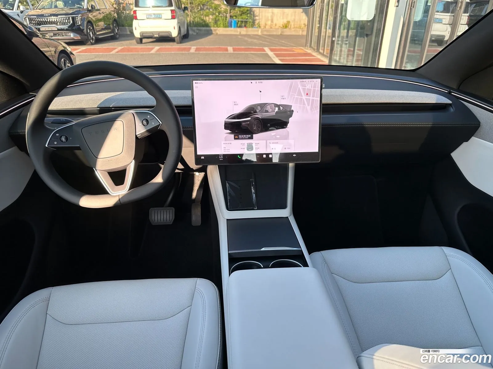 Tesla Model Y 2026 — 15