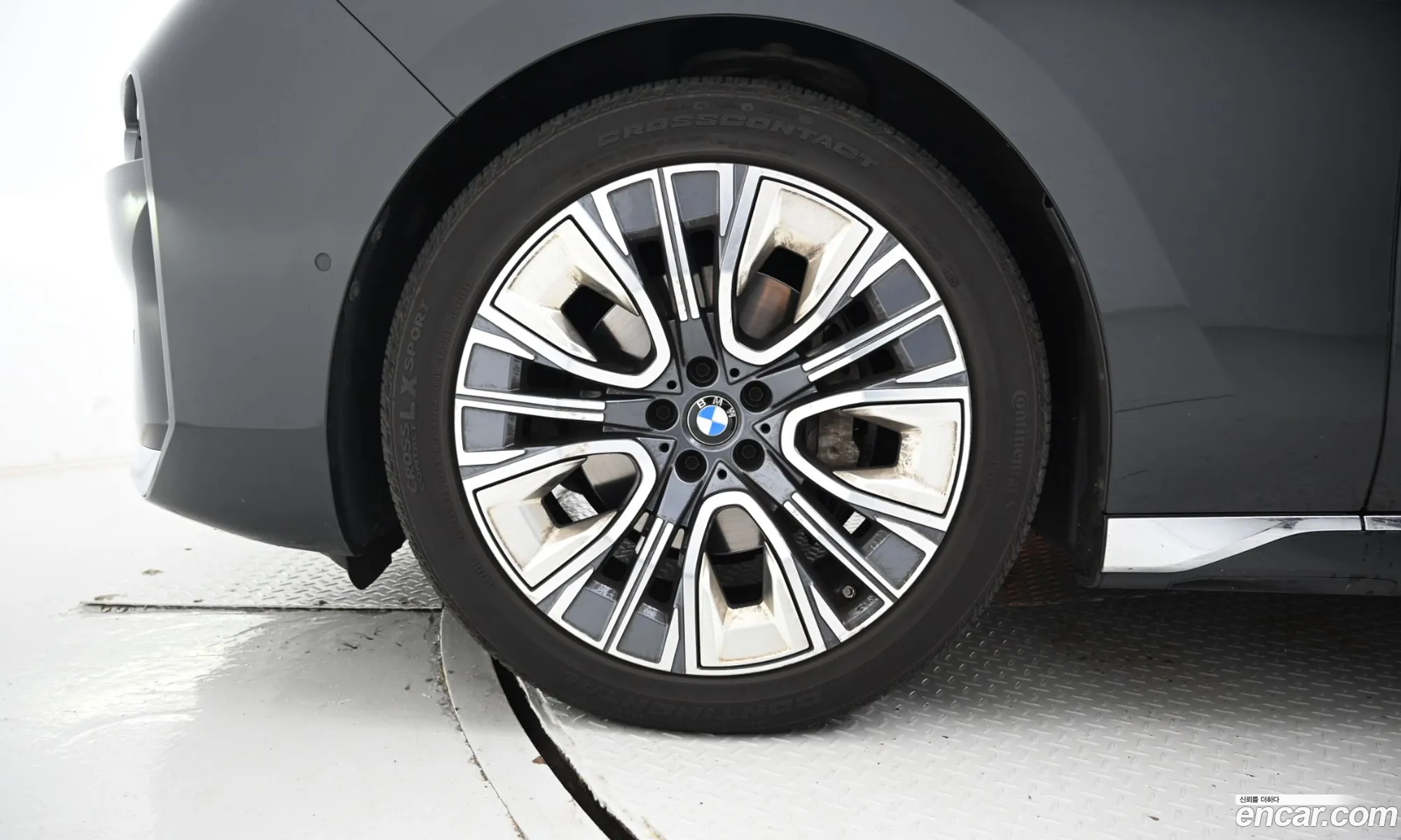 BMW 7 Series 2023 — 16