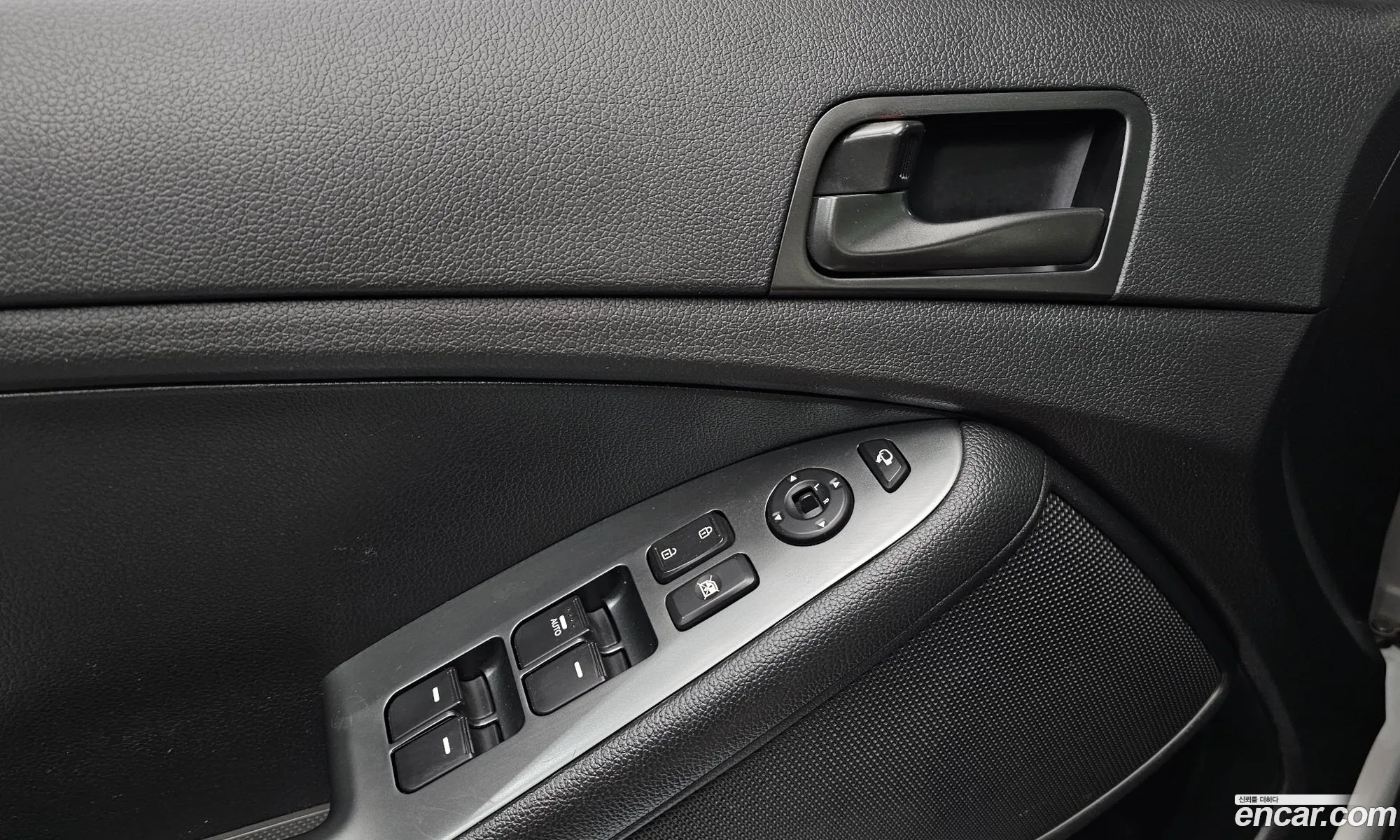 Kia K5 2014 KNAGN418BFA568066 — 17