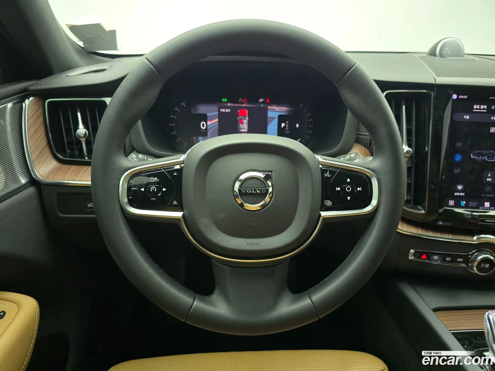 Volvo XC60 2024 — 17