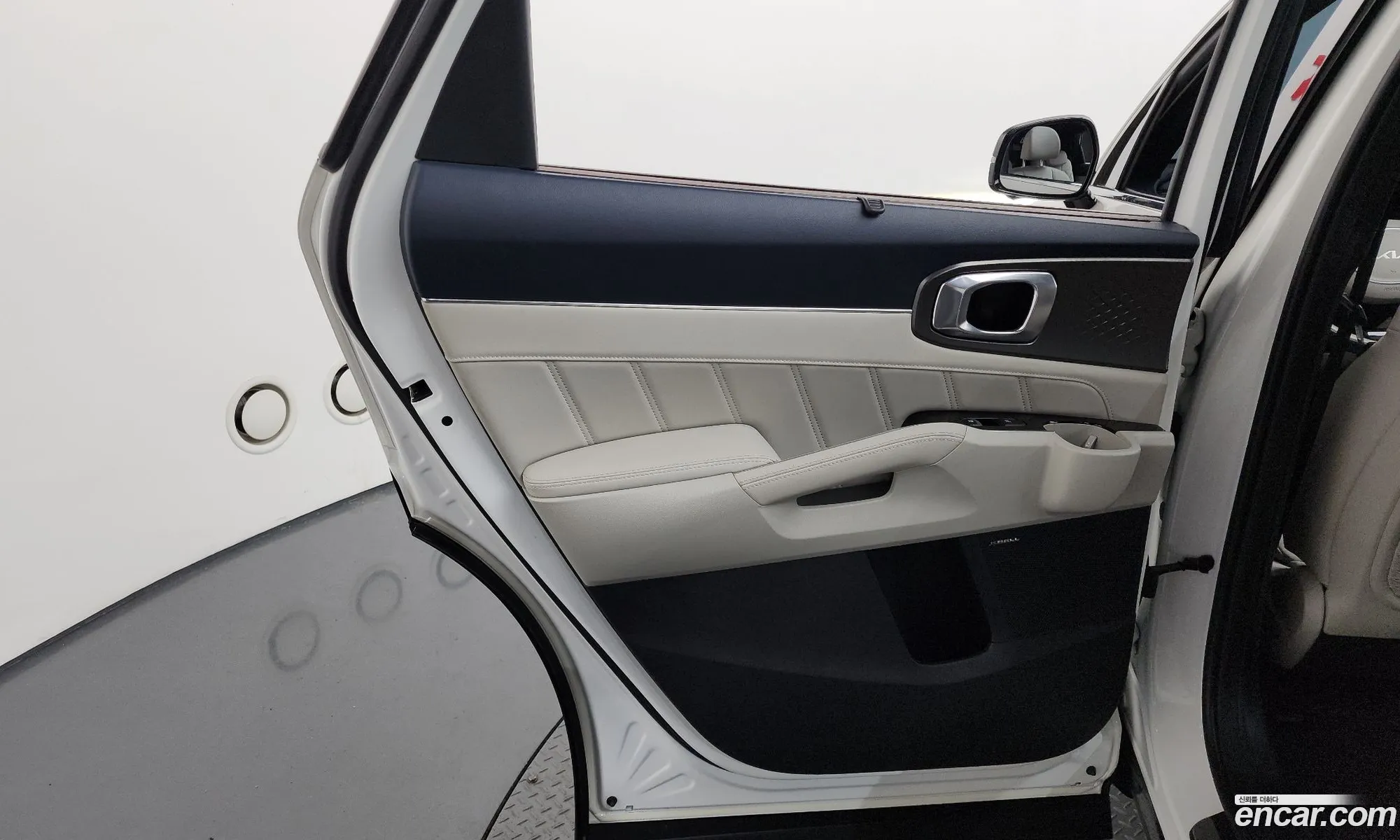 Kia Sorento 2023 — 16
