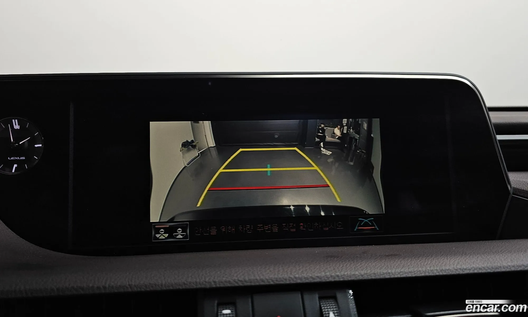 Lexus ES300h 7th Gen 2019 JTHB21B15K2068332 — 16