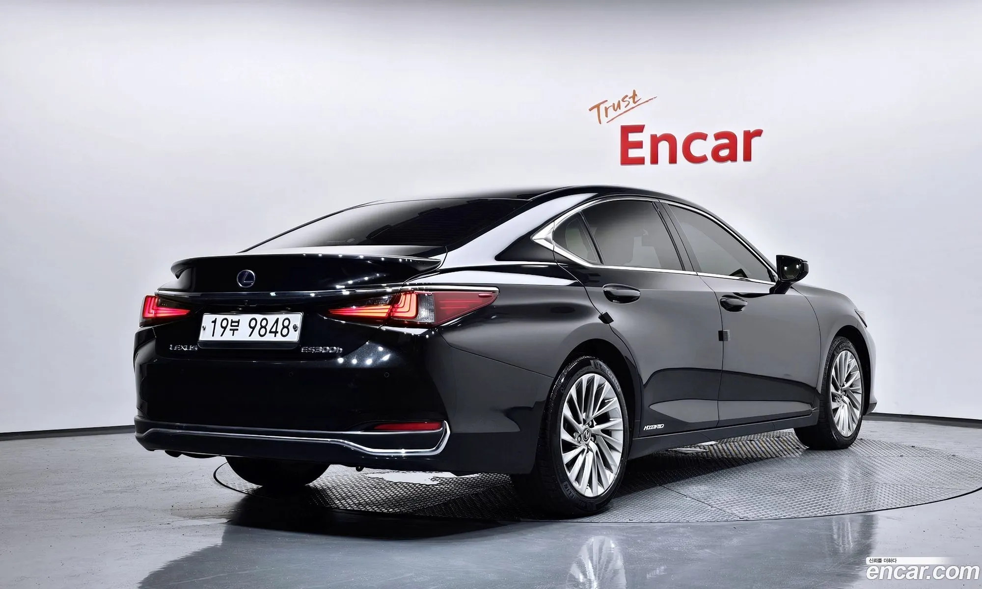 Lexus ES300h 7th Gen 2019 JTHB21B15K2068332 — 6