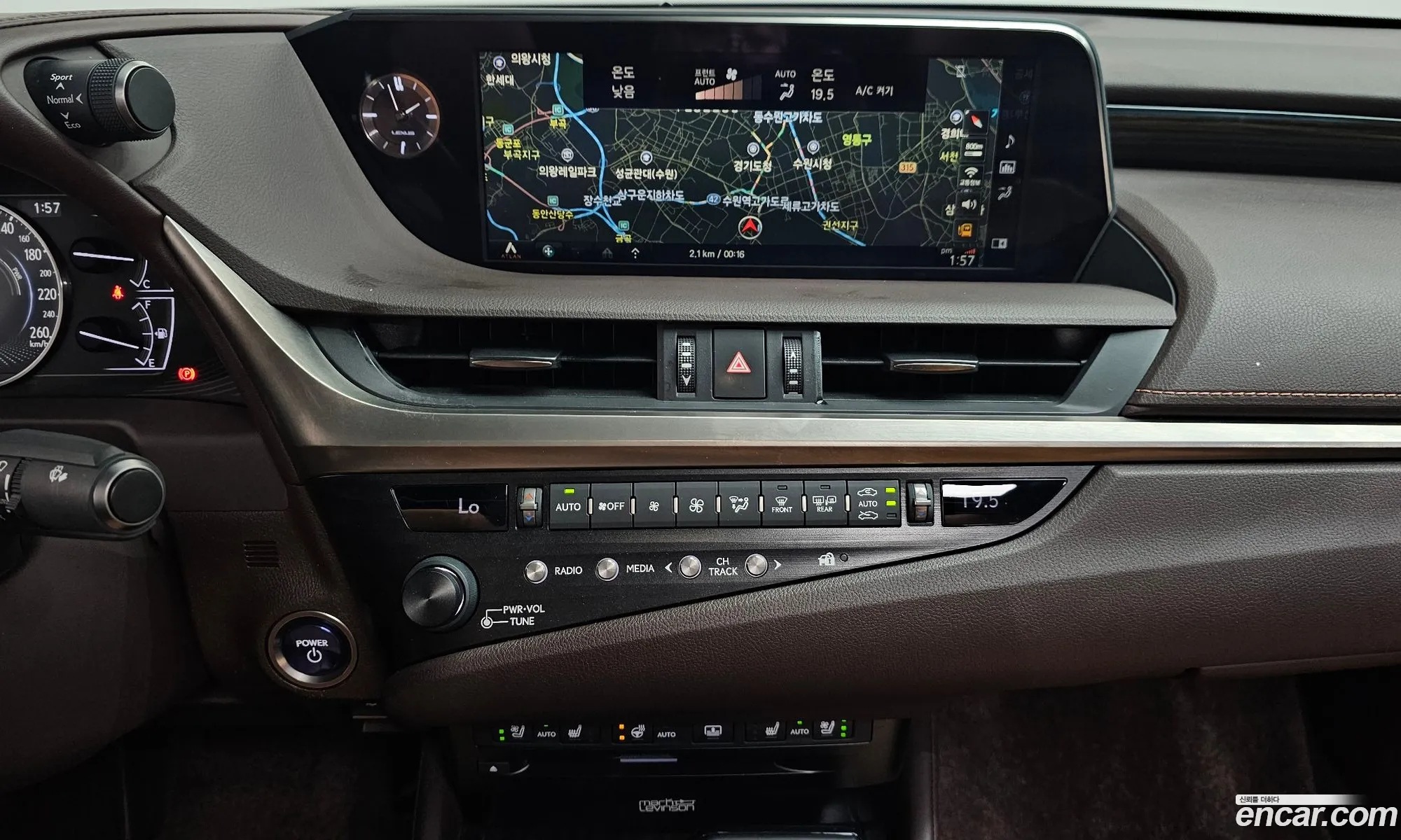 Lexus ES300h 7th Gen 2019 JTHB21B15K2068332 — 12